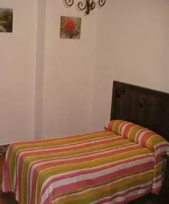 Photo of the whole room, Bed in El Perro de Paterna