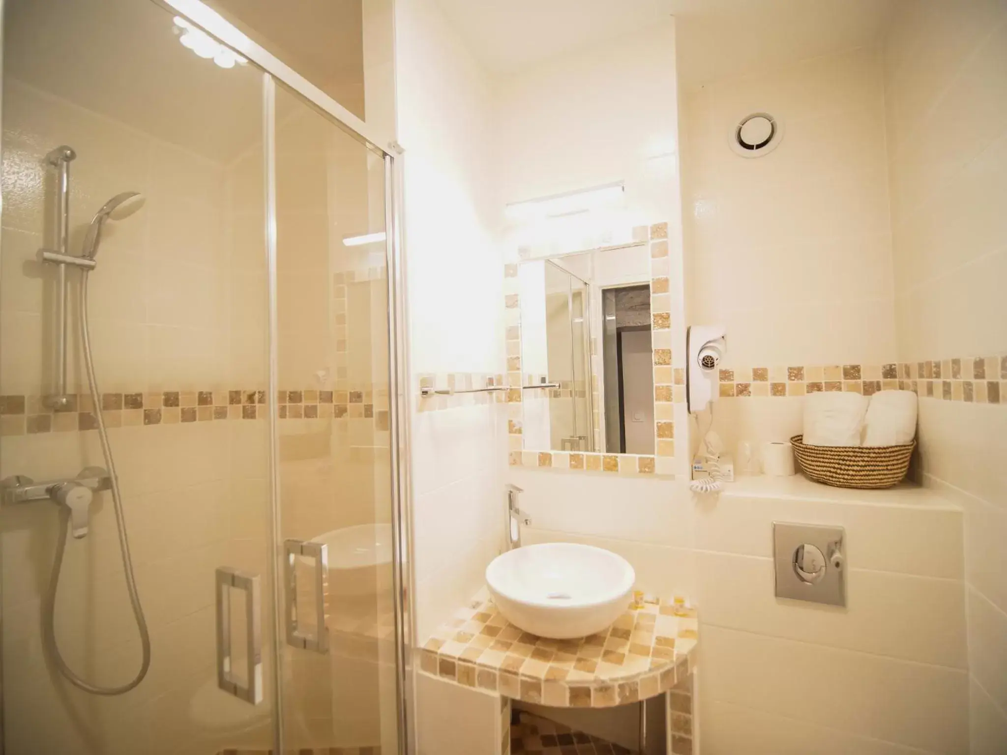 Bathroom in Hotel Athanor Centre