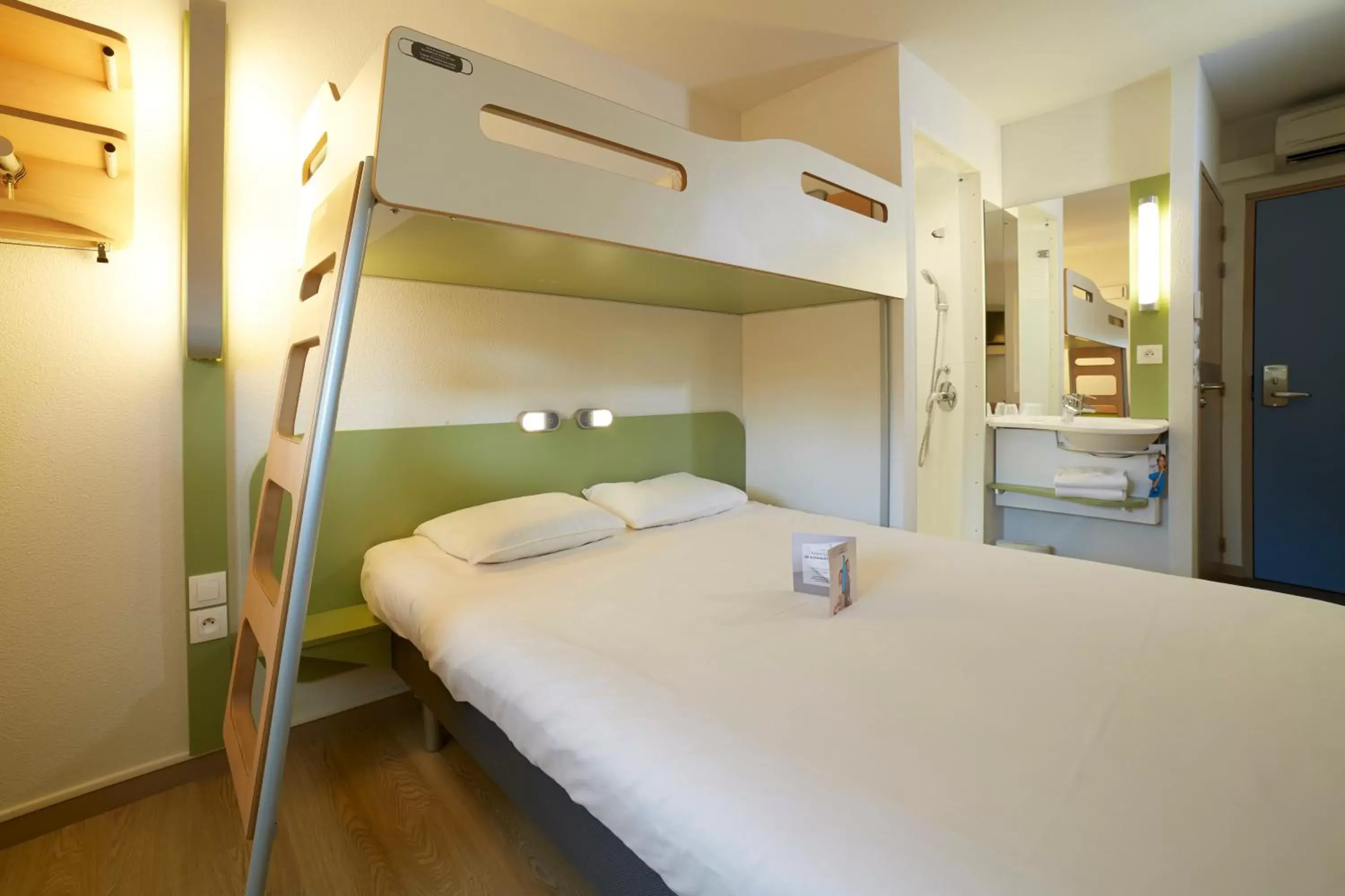 Bedroom, Bunk Bed in Ibis Budget Chalon Sur Saone Nord