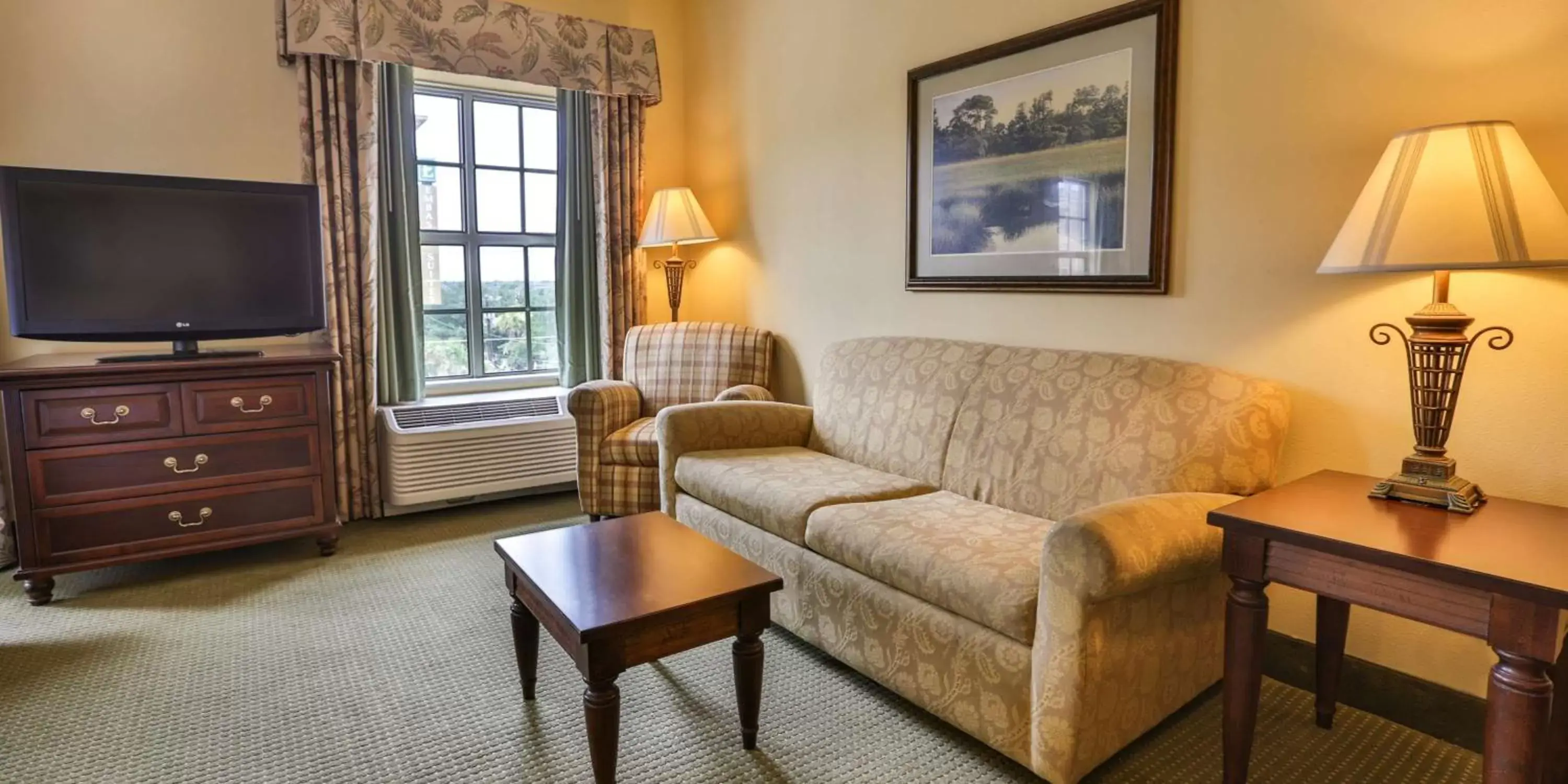 Living room, Seating Area in Hampton Inn & Suites Savannah Historic District