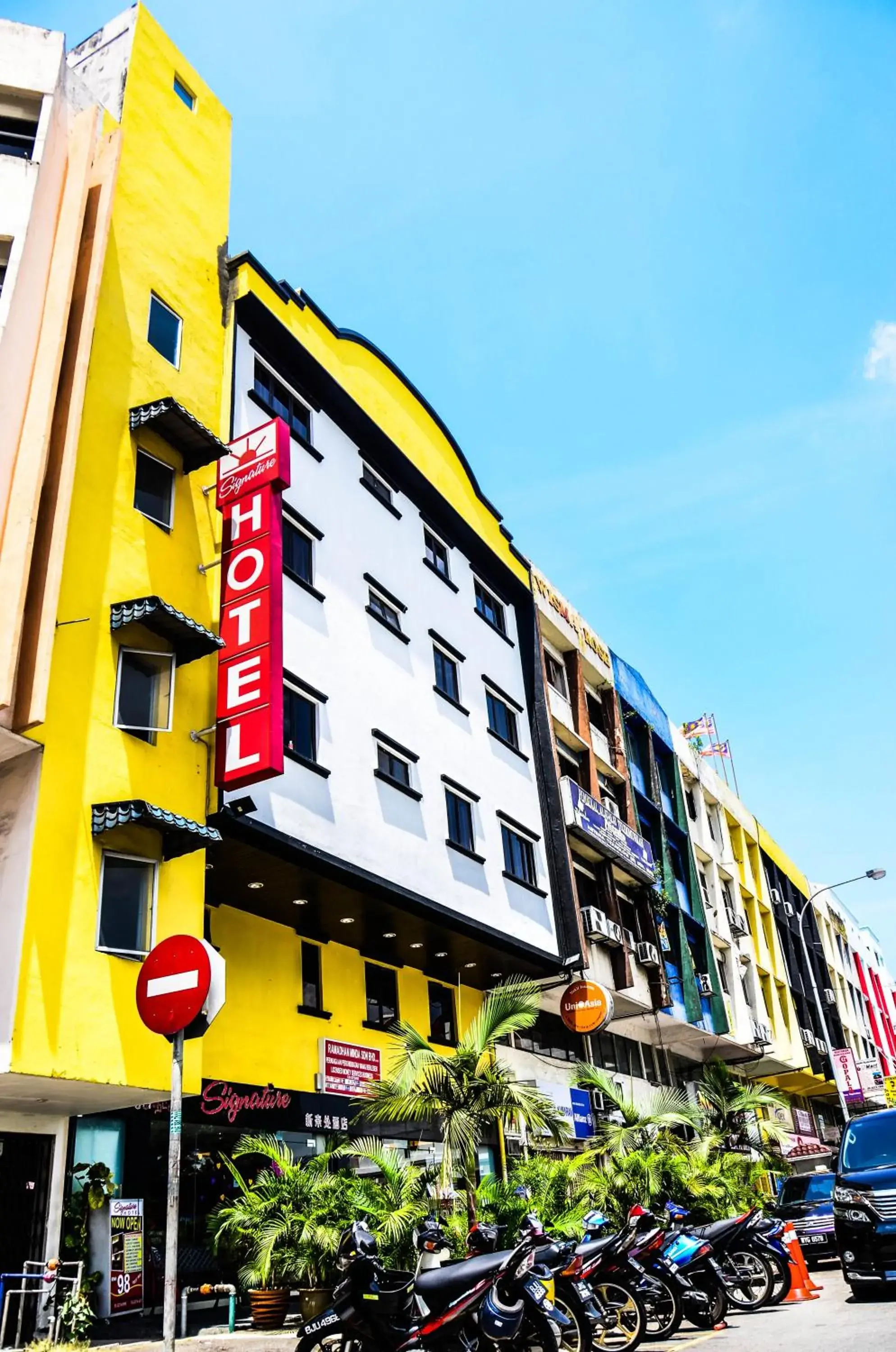 Facade/entrance, Property Building in Signature Hotel KL Sentral Facade/entrance, Property Building in Signature Hotel KL Sentral