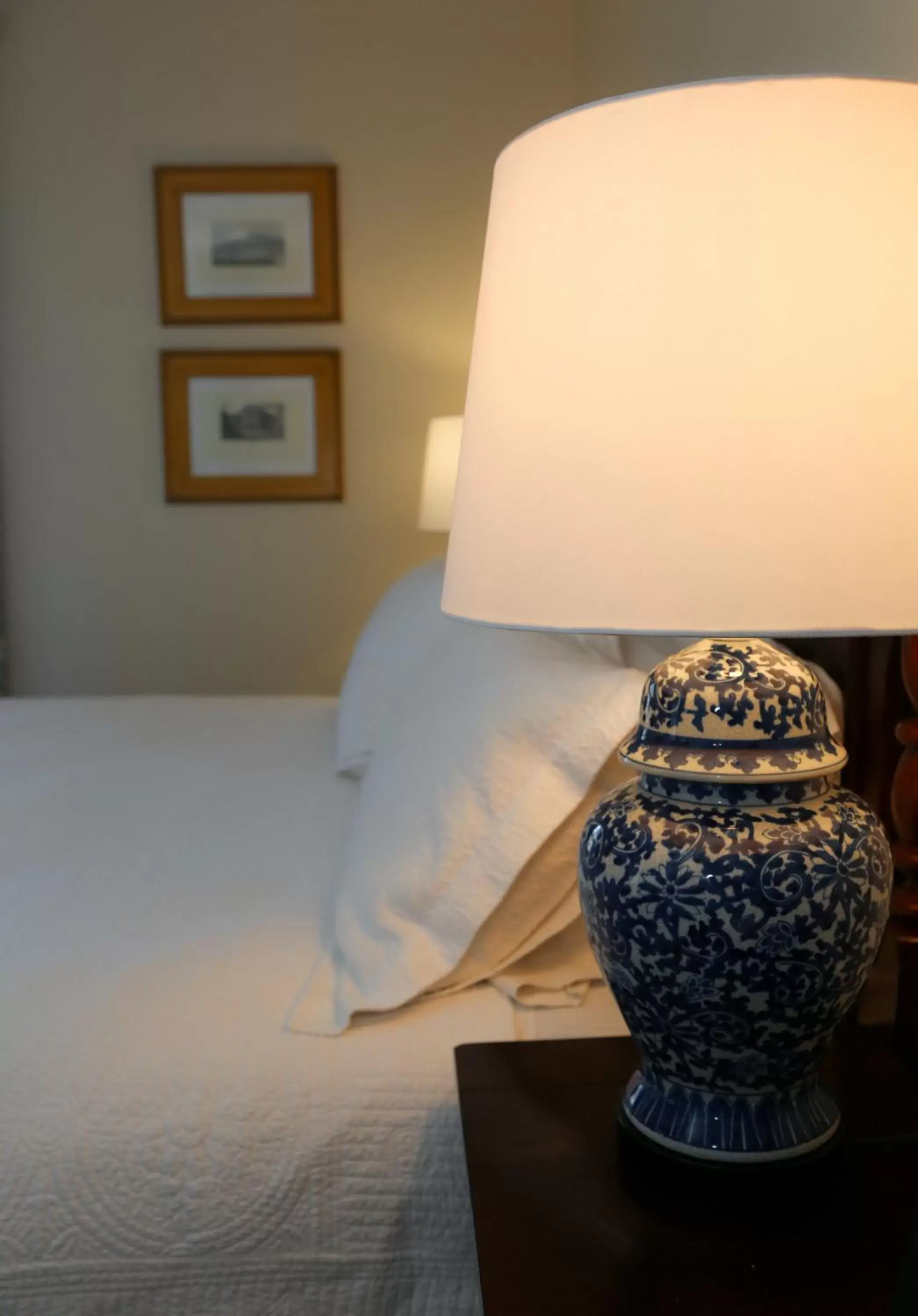 Decorative detail, Bed in Marshall Slocum Inn