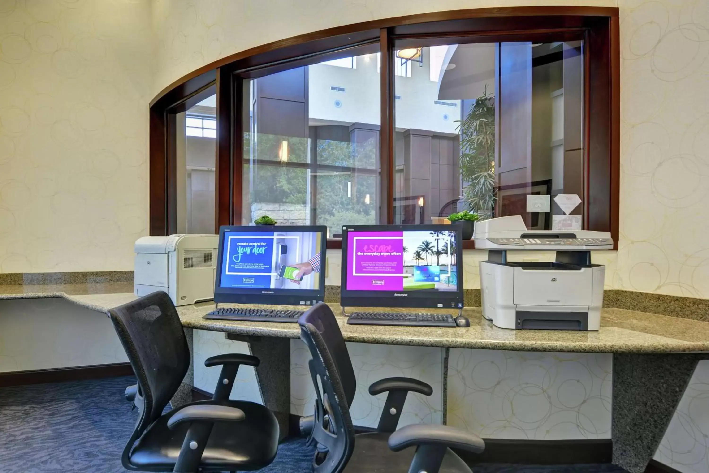 Business facilities in Embassy Suites Savannah Airport
