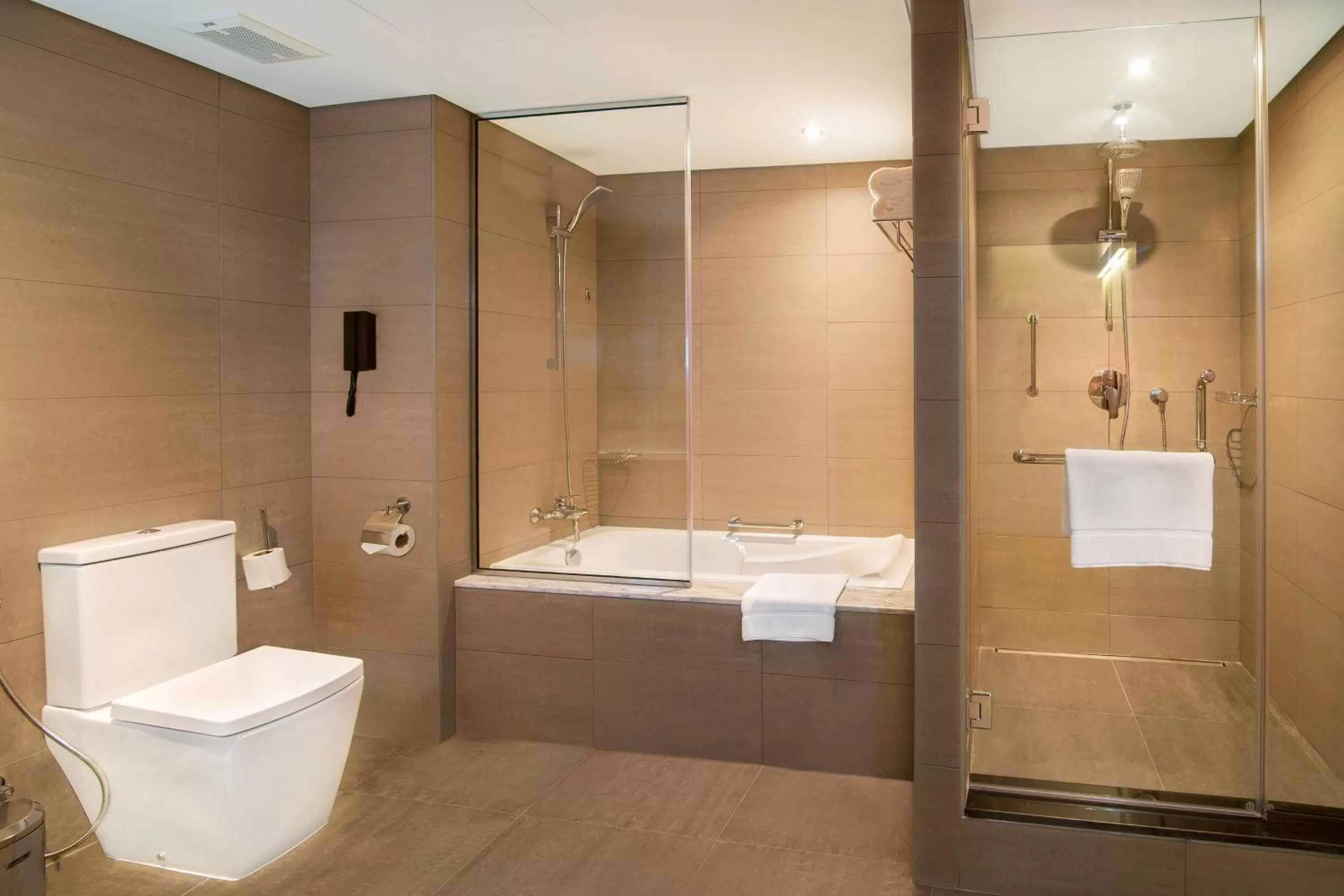 Bathroom in Le Meridien Abu Dhabi Resort
