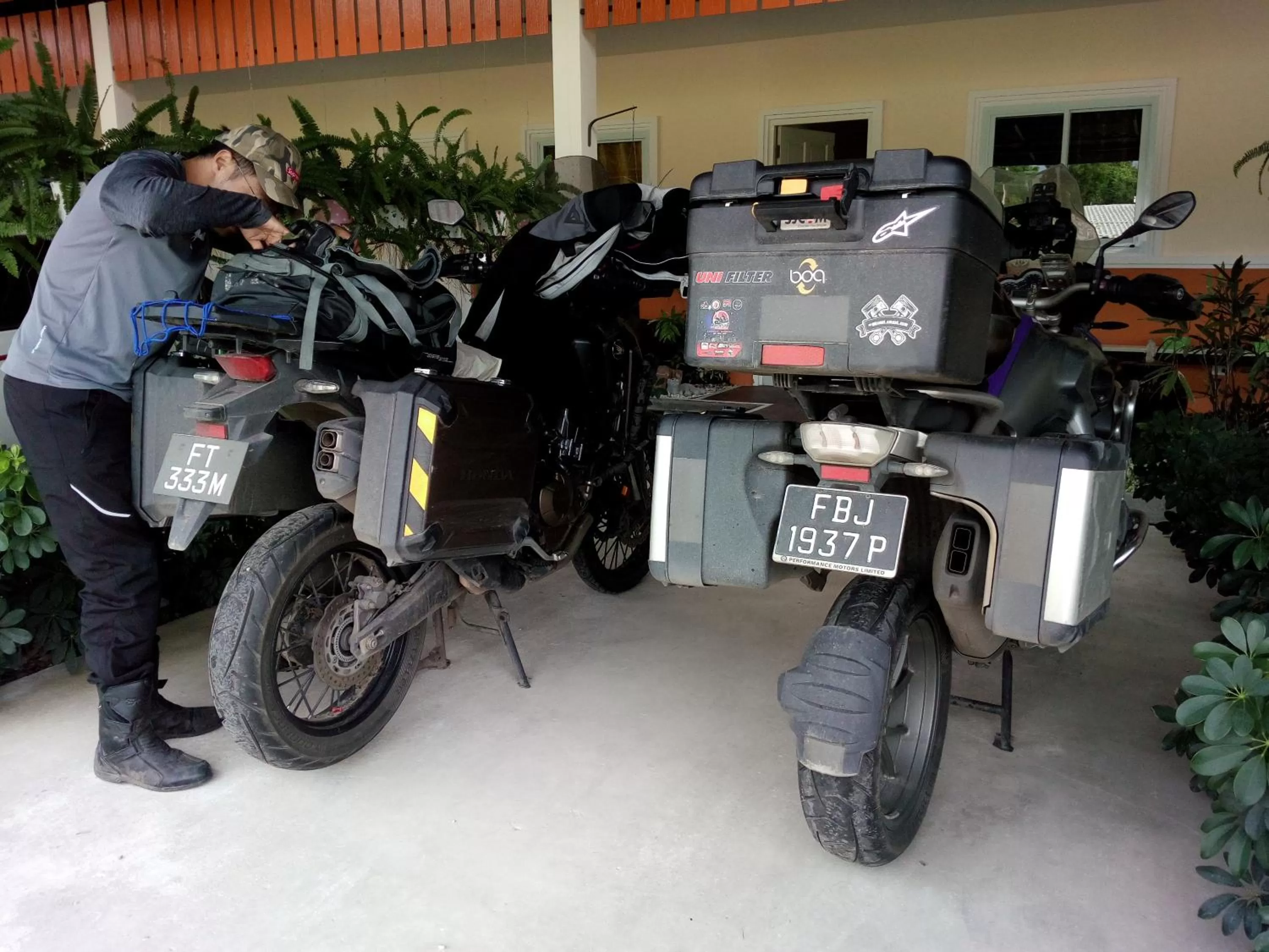 group of guests in Fancy Carp Resort