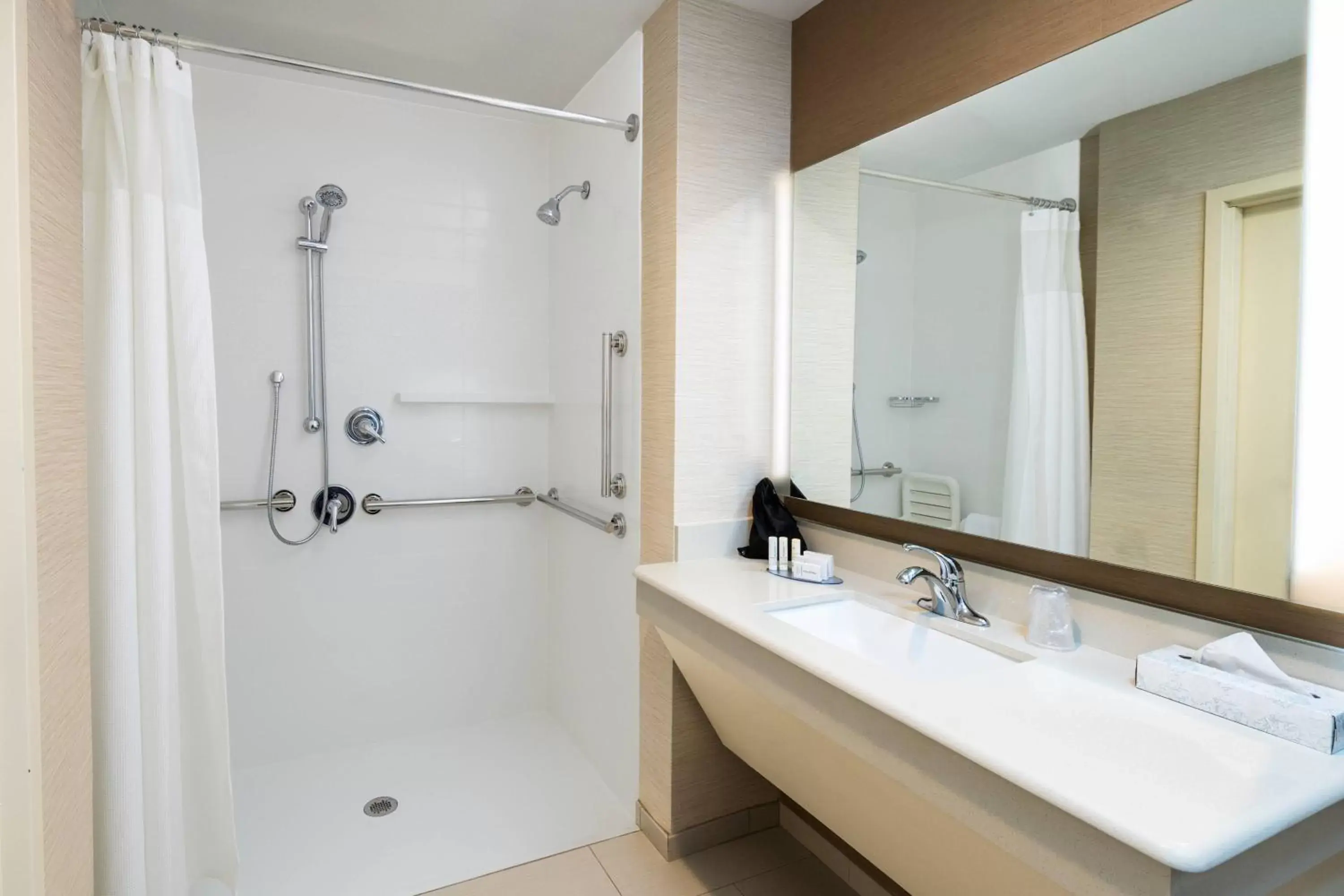 Bathroom in Fairfield by Marriott Inn & Suites Uncasville Mohegan Sun Area