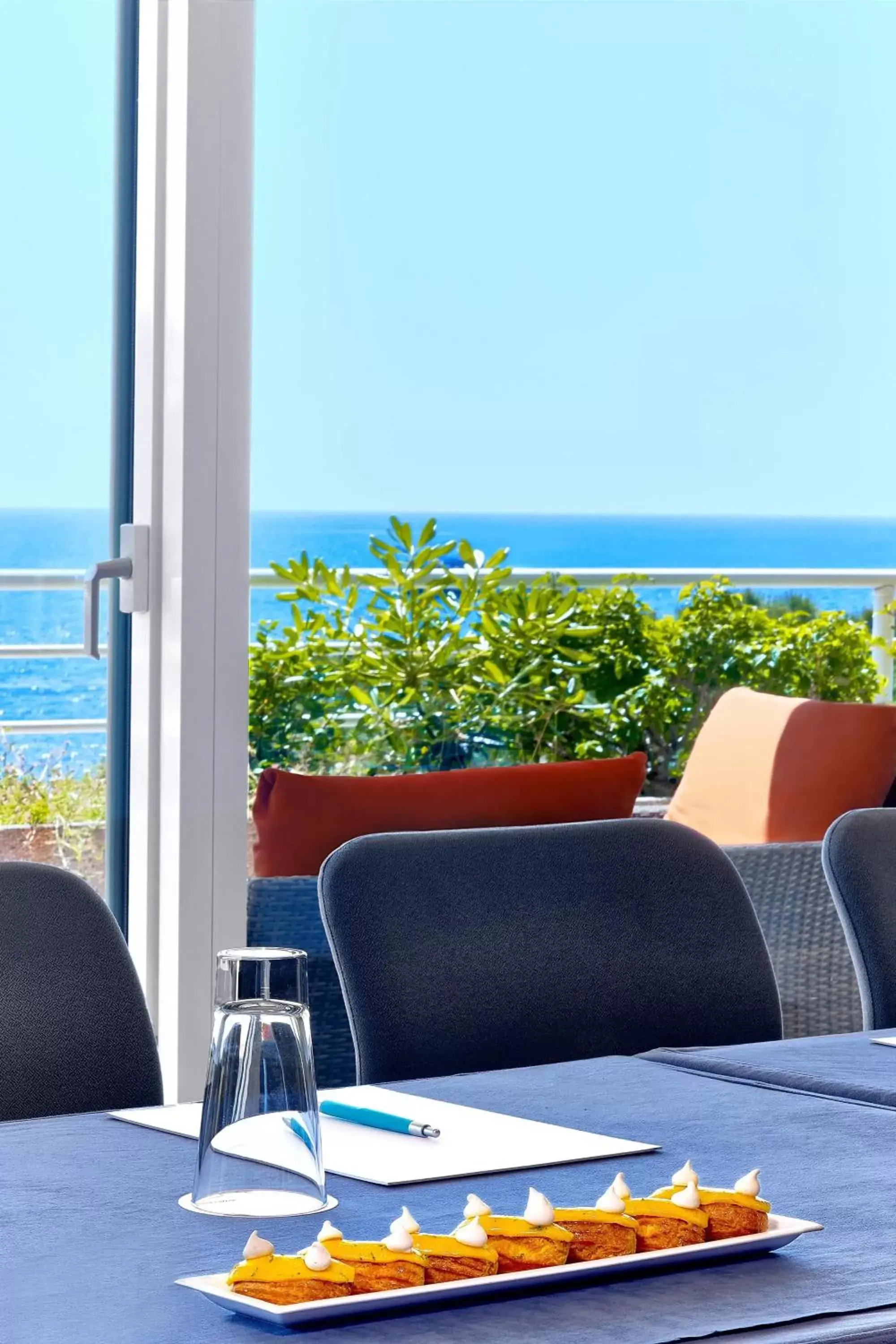 Meeting/conference room, Sea View in Le Méridien Beach Plaza