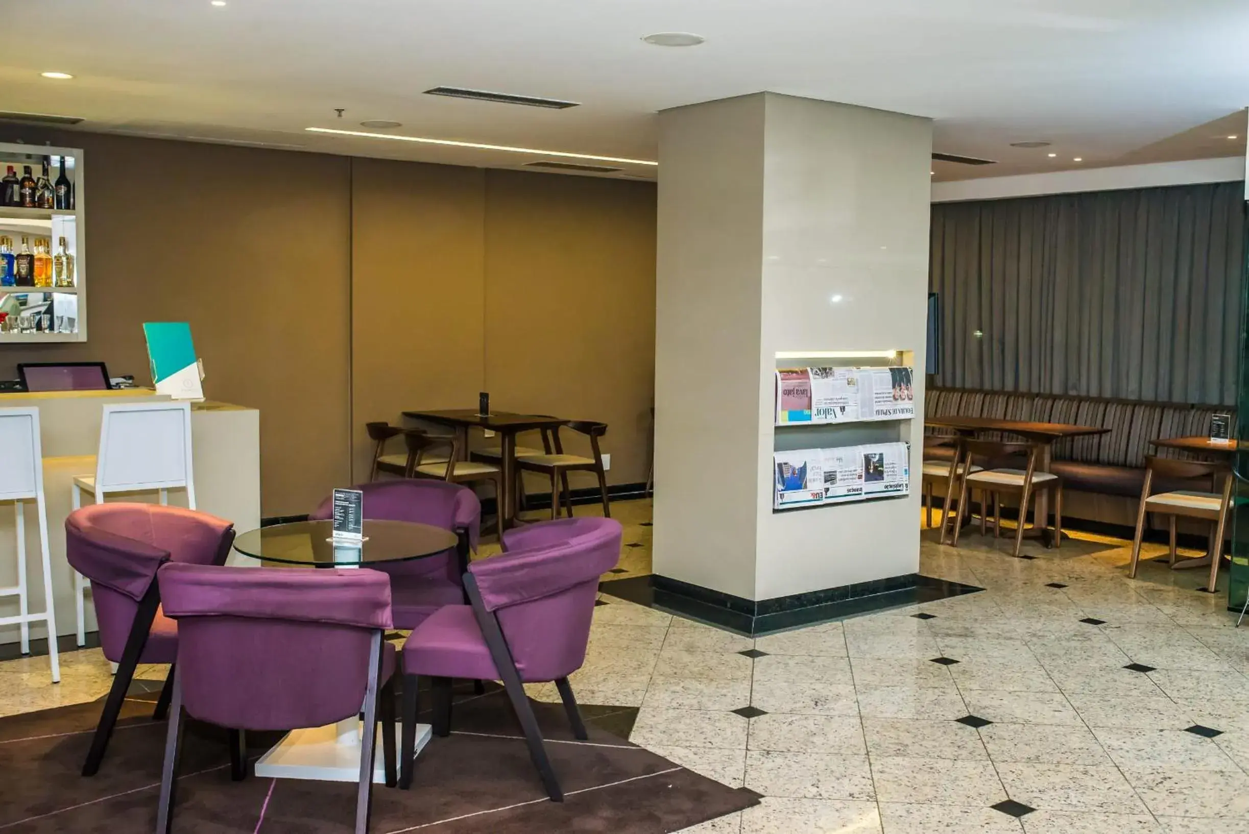Restaurant/Places to Eat in Sol Alphaville Hotel & Residence