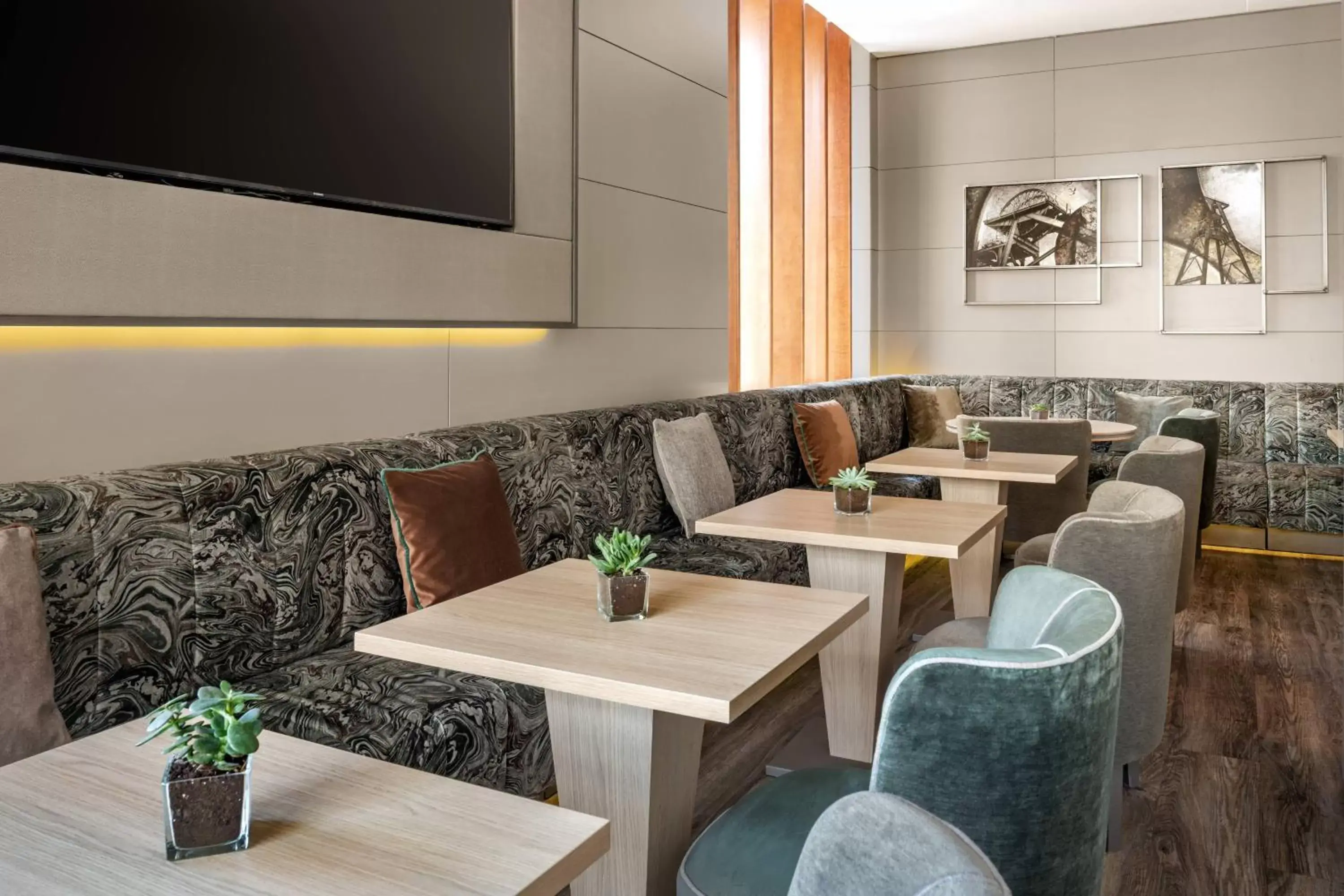 Lounge or bar, Lounge/Bar in AC Hotel Ponferrada by Marriott
