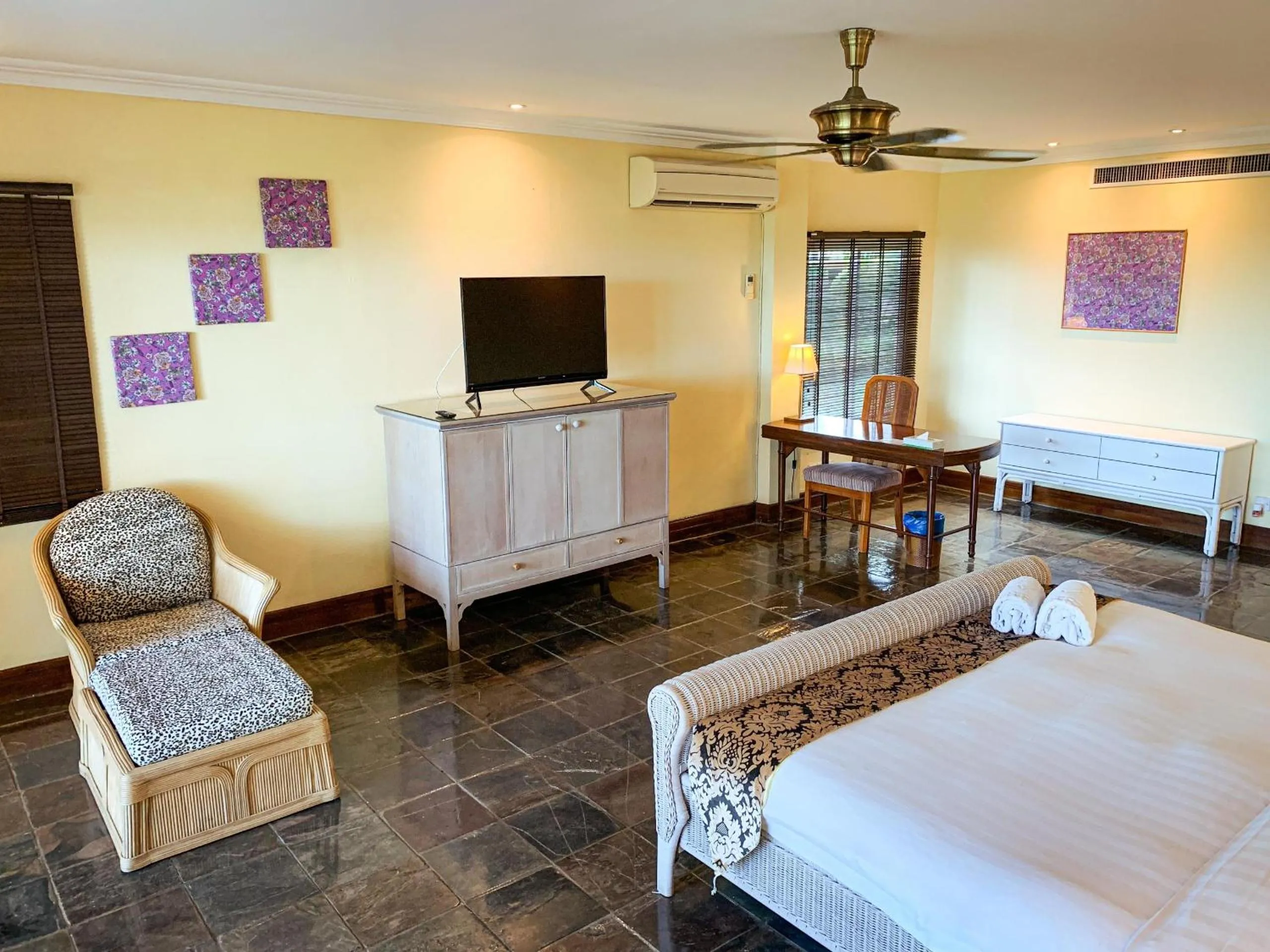 Bedroom, Bed in Palm Beach Resort & SPA