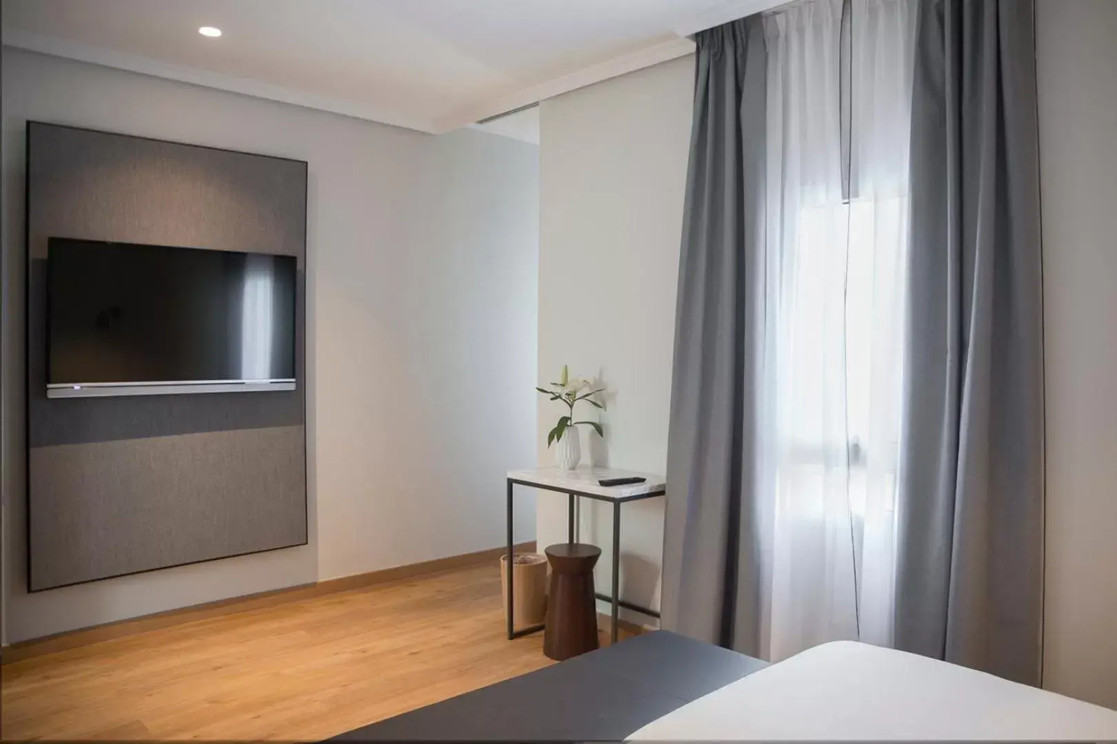 Bedroom, Bed in Petit Palace Triball Bedroom, Bed in Petit Palace Triball