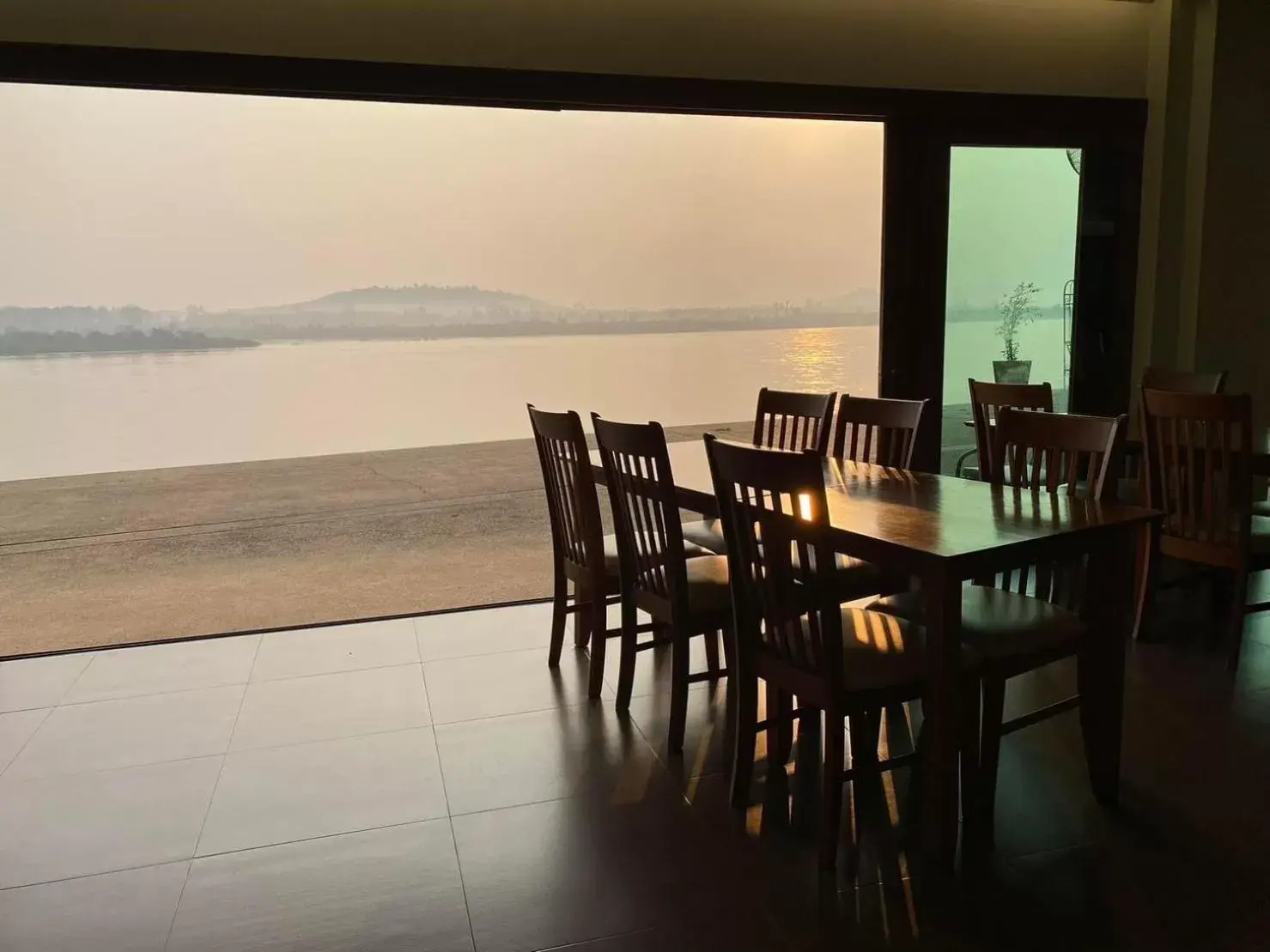 Dining area in Siam Triangle Hotel