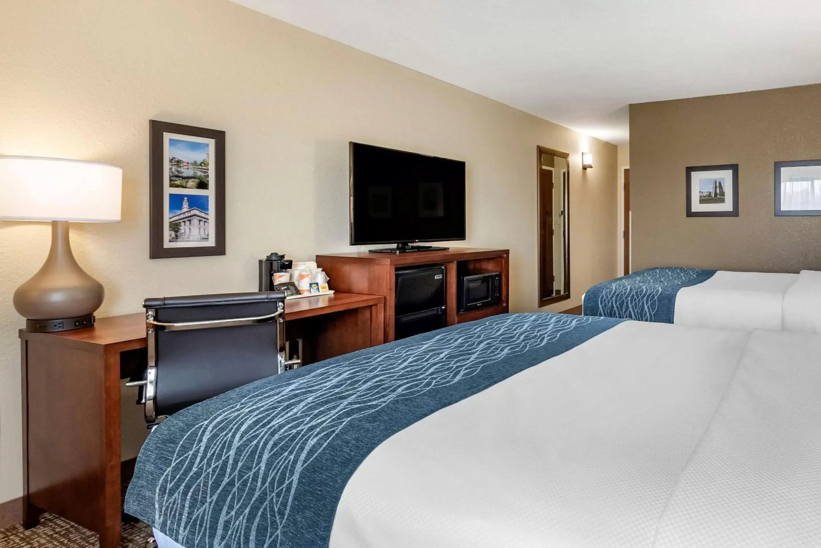 Photo of the whole room, Bed in Comfort Inn & Suites Pueblo