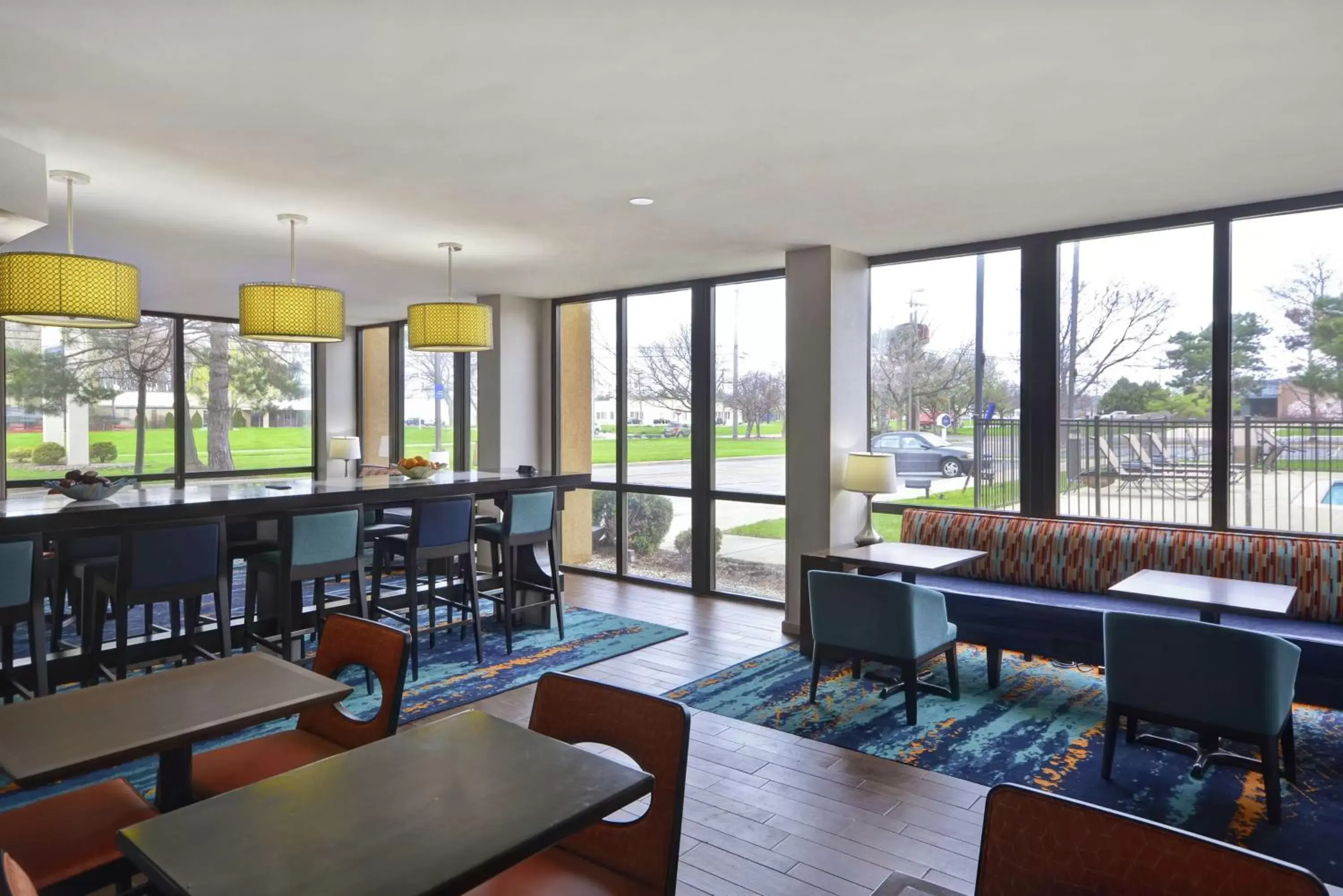 Lobby or reception, Lounge/Bar in Hampton Inn Detroit Madison Heights South Troy