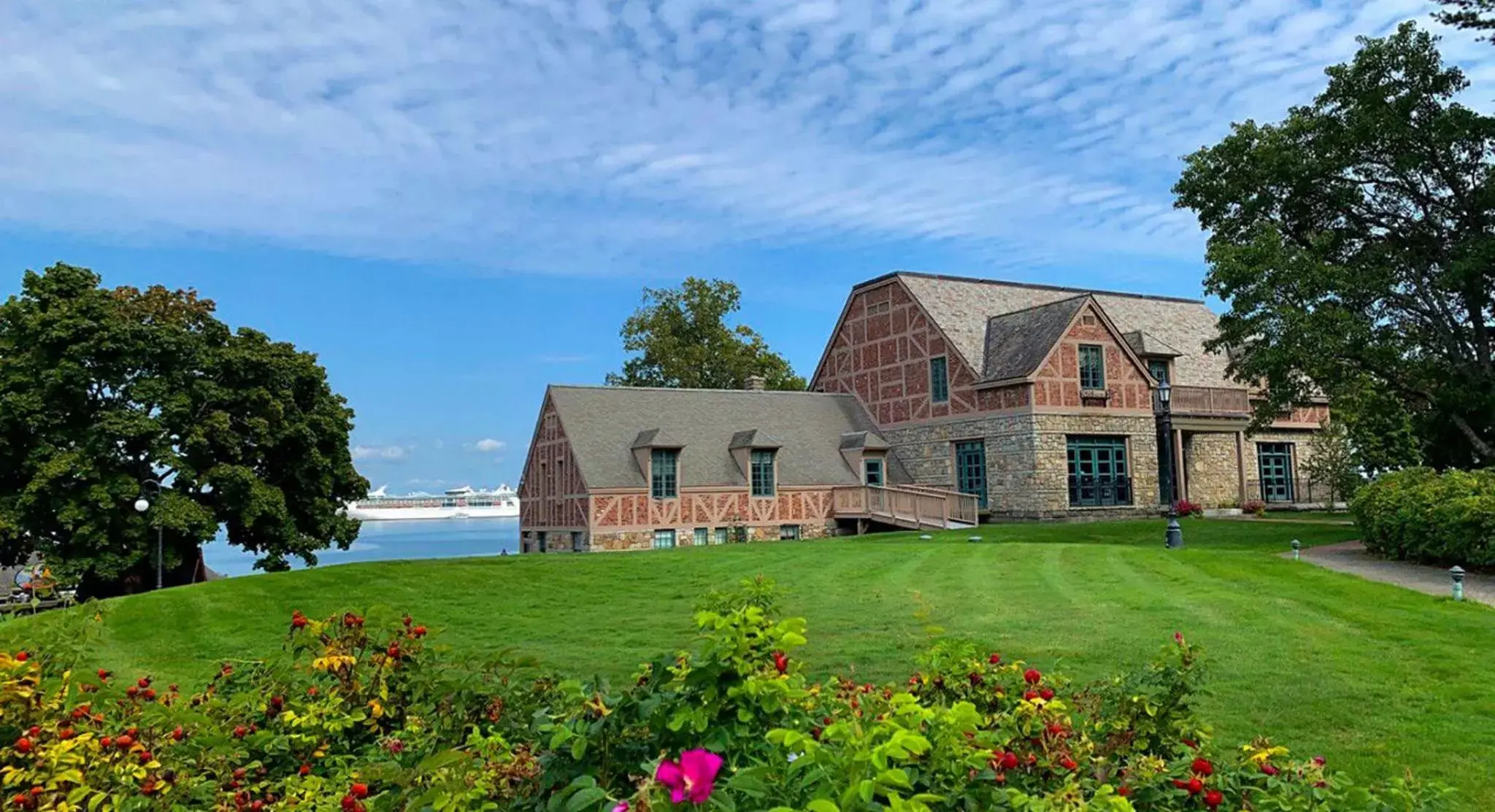 Property Building in Holiday Inn Bar Harbor Regency Hotel, an IHG Hotel