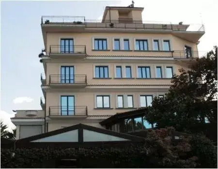 Facade/entrance, Property Building in Hotel La Rotonda