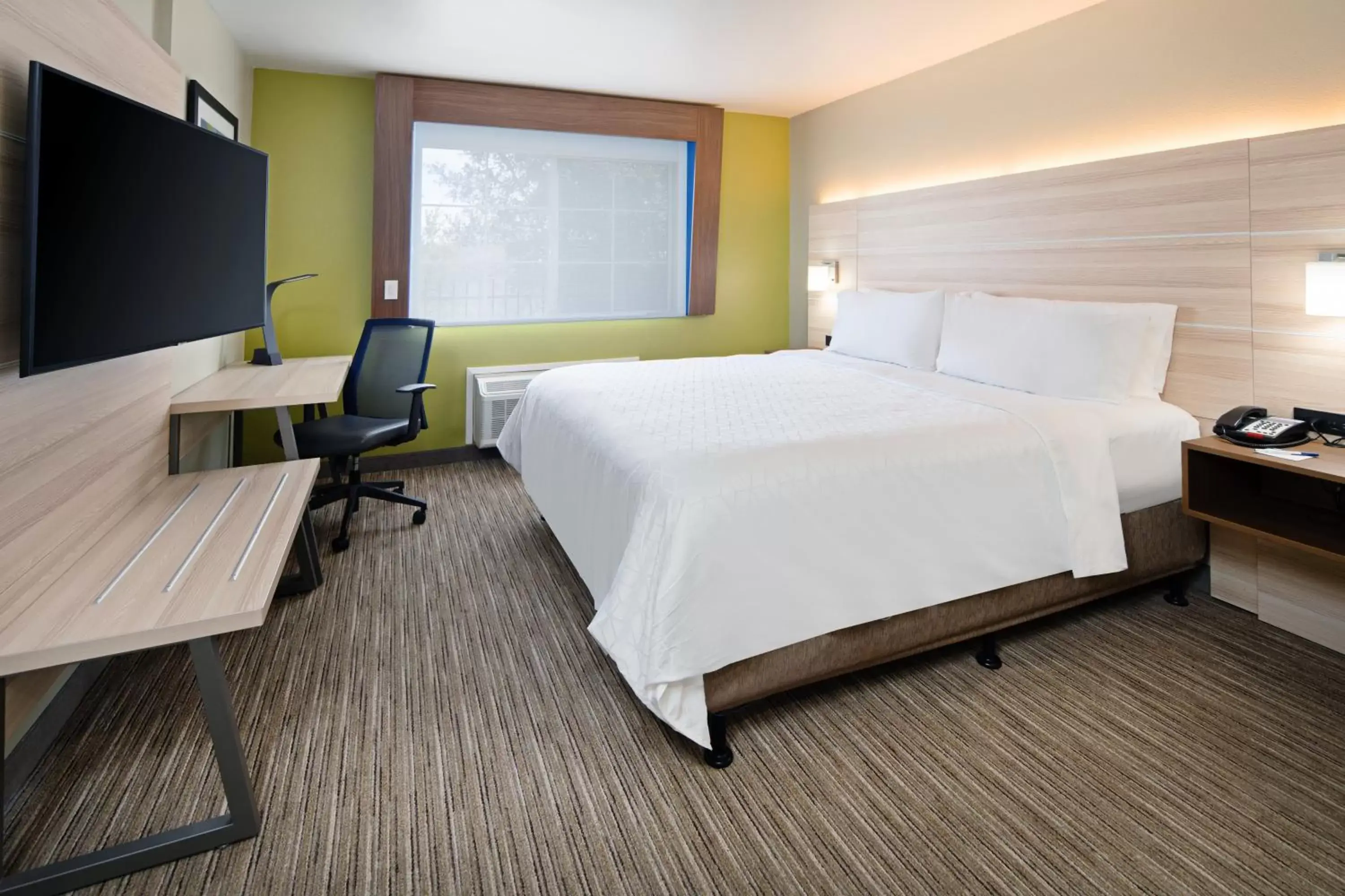 Photo of the whole room, Bed in Holiday Inn Express & Suites Watsonville by IHG Photo of the whole room, Bed in Holiday Inn Express & Suites Watsonville by IHG
