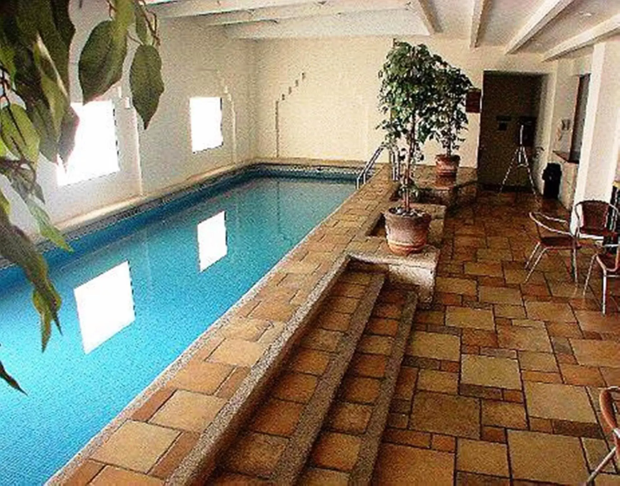 Swimming Pool in Hotel Ruiz Milán