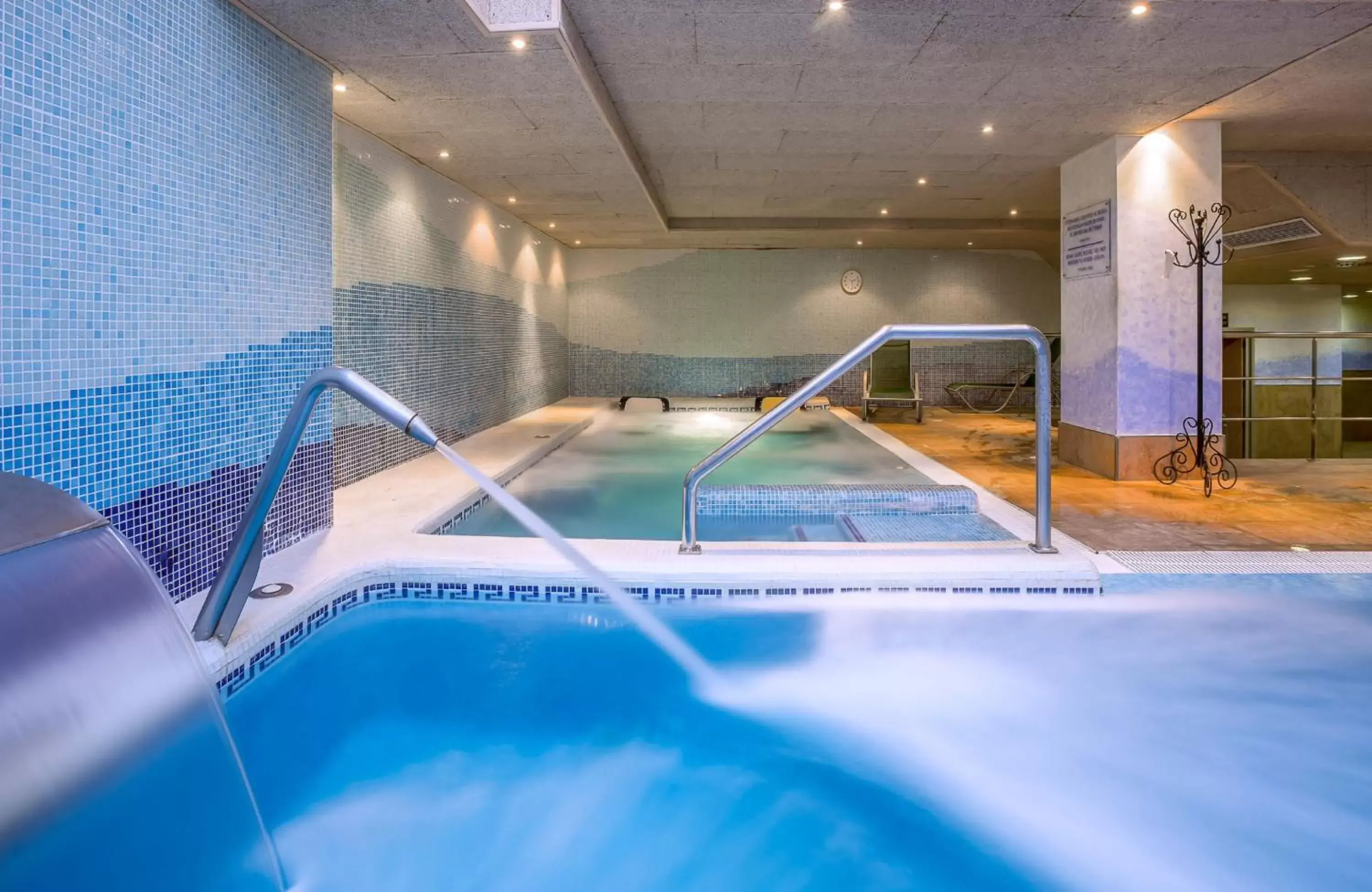 Spa and wellness centre/facilities, Swimming Pool in Leonardo Hotel Fuengirola Costa del Sol