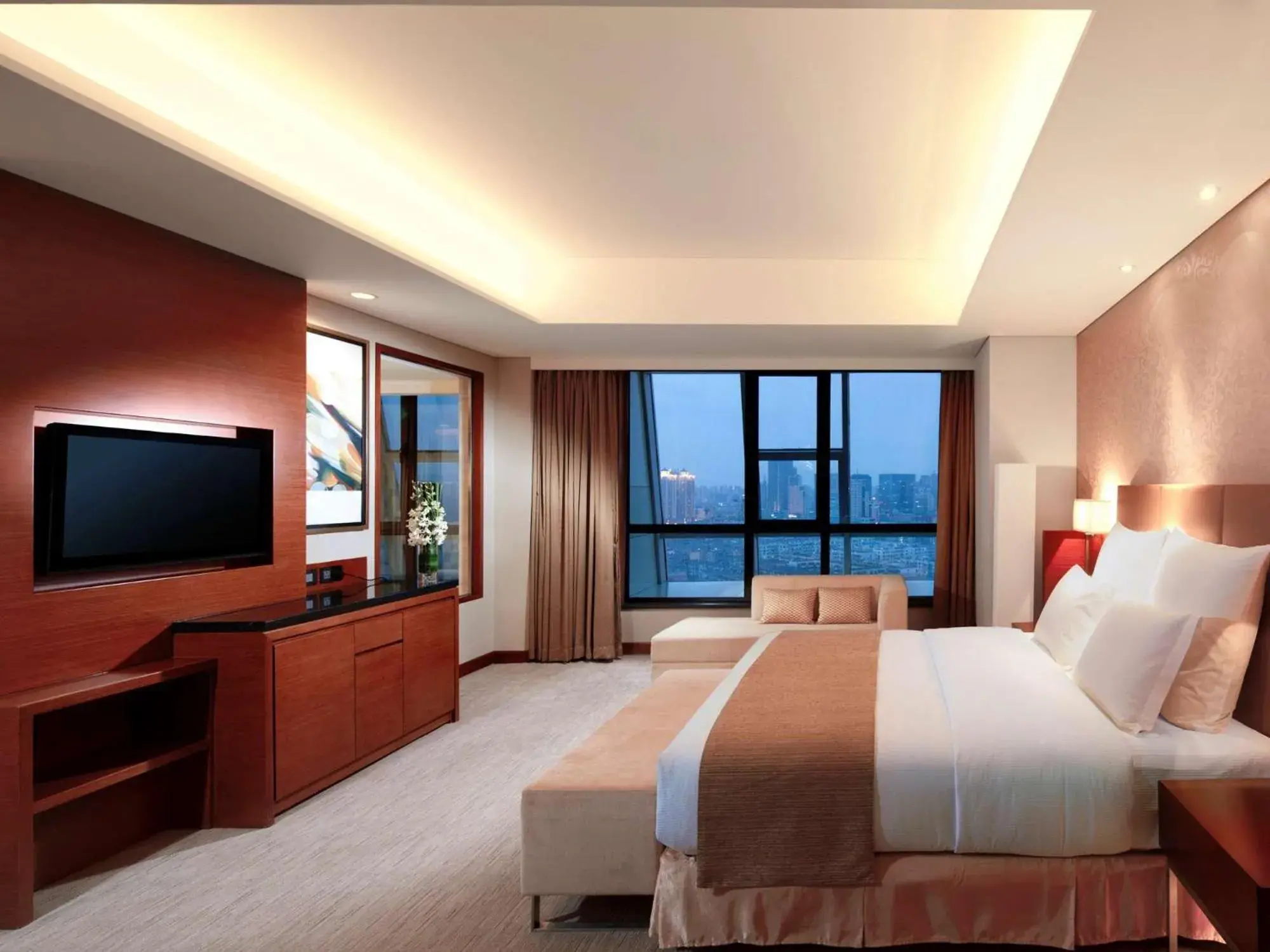 Bed in DoubleTree By Hilton Shenyang Hotel