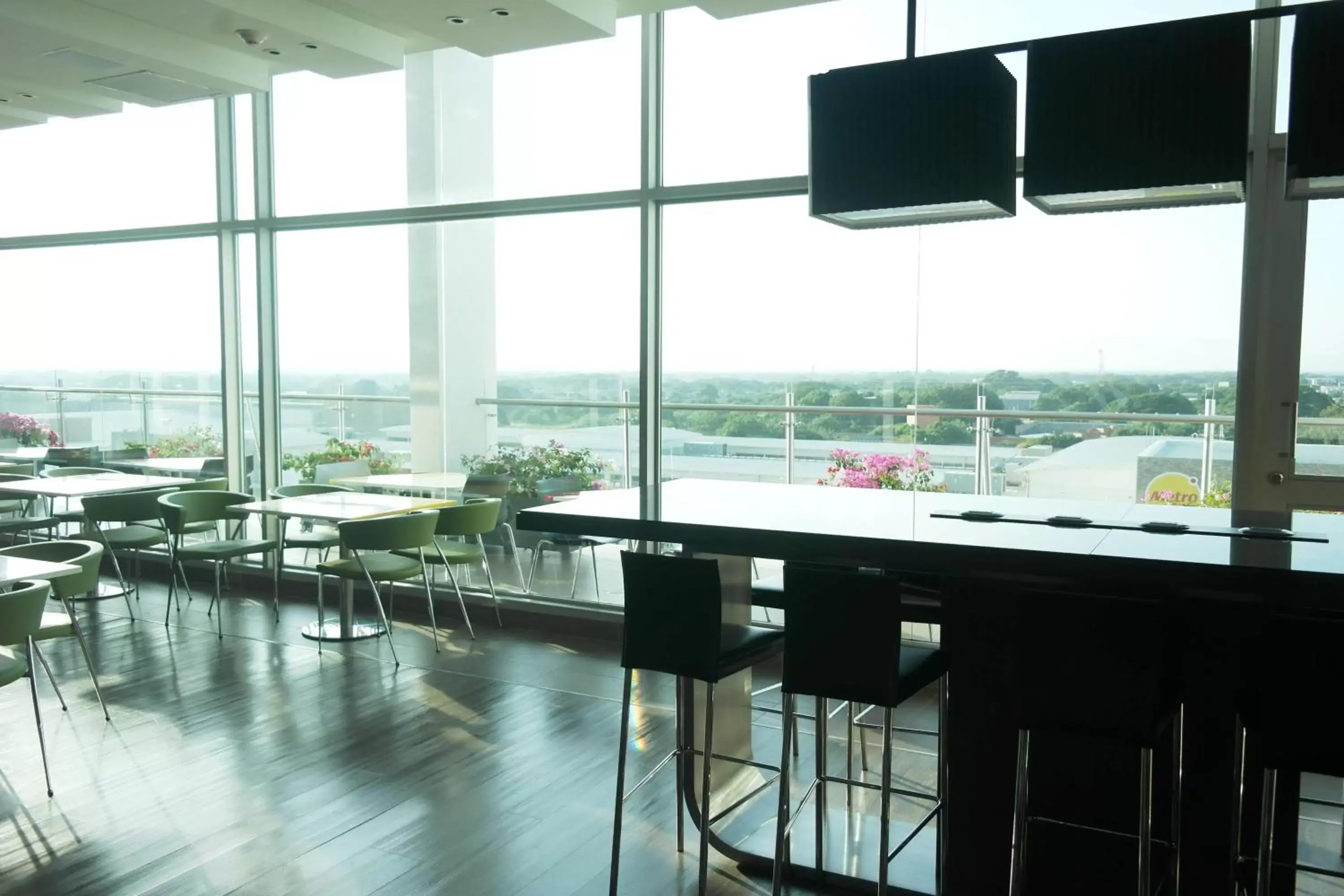 Dining area, TV/Entertainment Center in Hampton By Hilton Valledupar