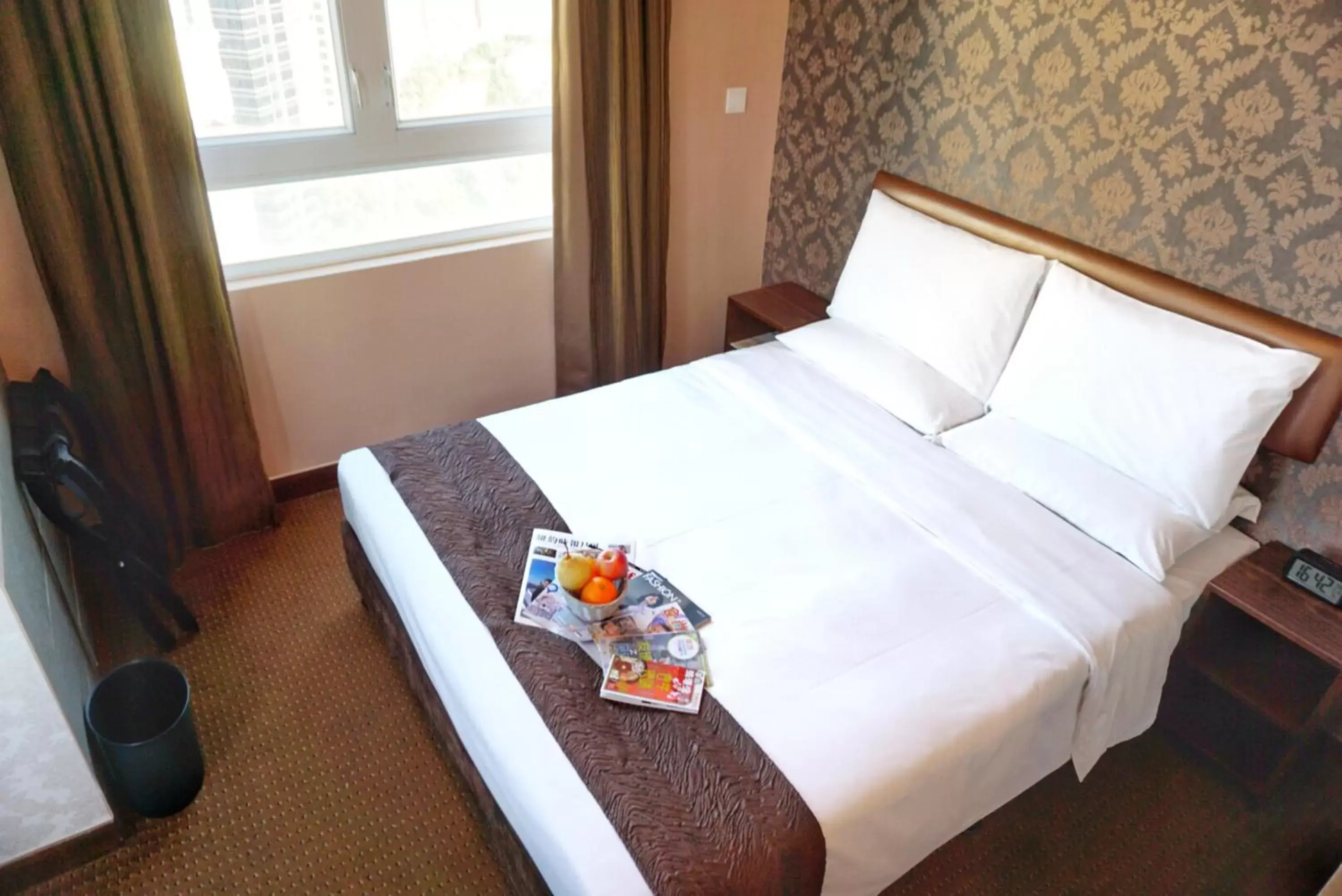 Photo of the whole room, Bed in Best Western Hotel Causeway Bay
