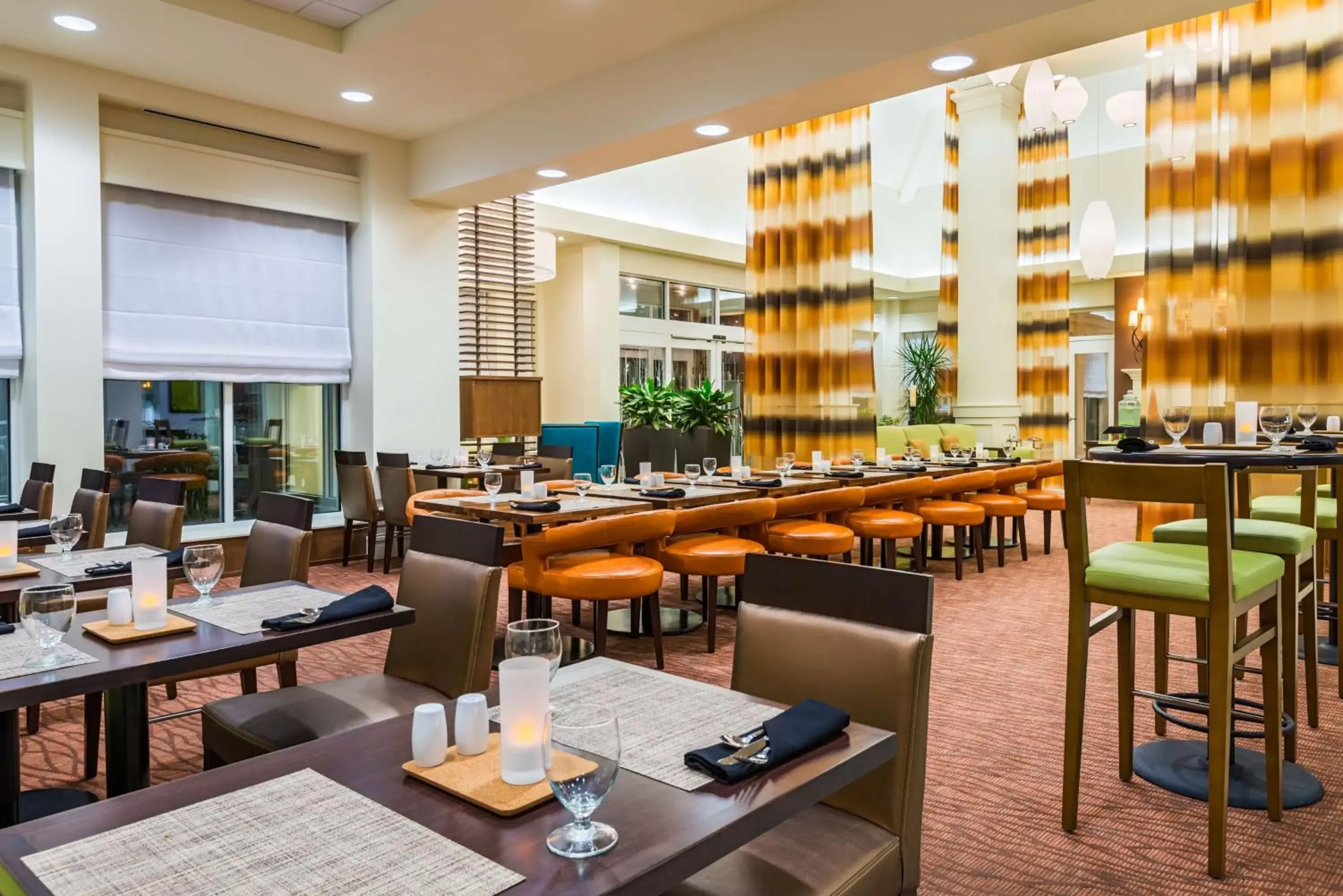 Restaurant/Places to Eat in Hilton Garden Inn Wayne