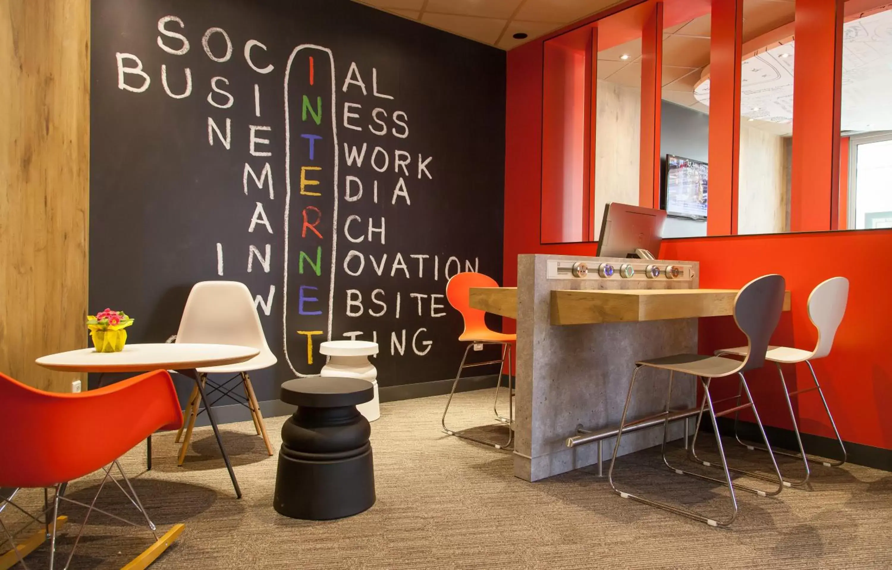 Lounge or bar in ibis Poitiers Centre Lounge or bar in ibis Poitiers Centre