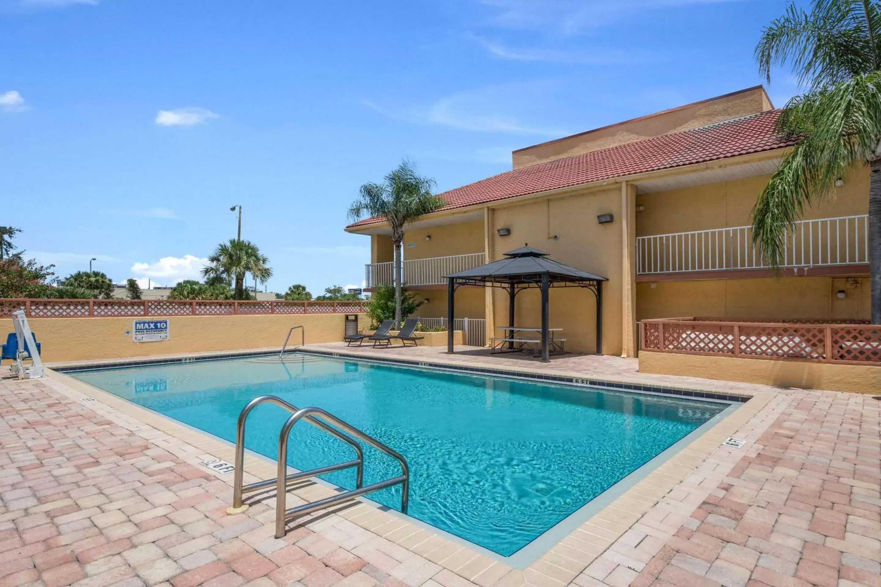 On site, Swimming Pool in Rodeway Inn Port Richey North