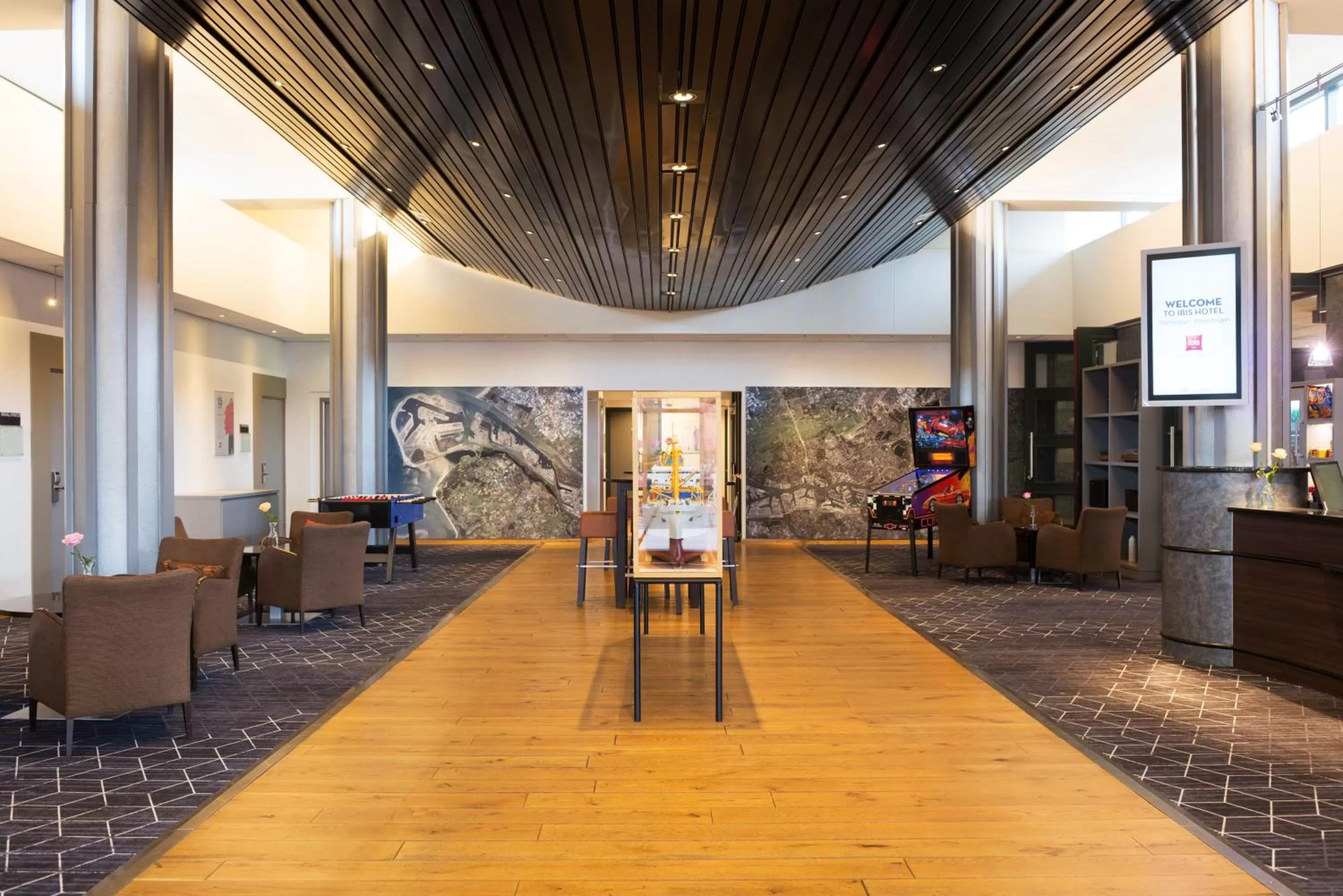 Lobby or reception in ibis Rotterdam Vlaardingen