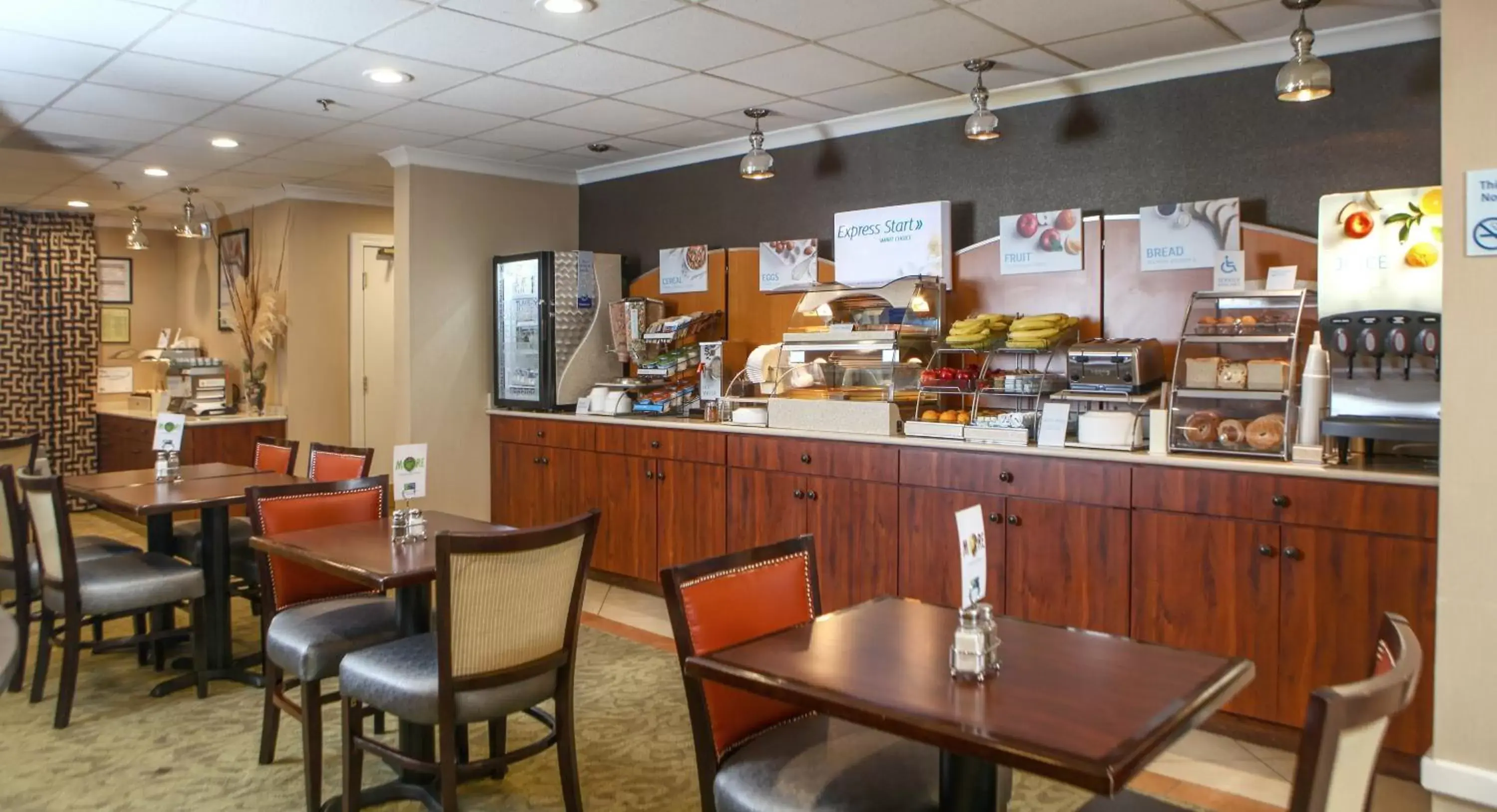 Restaurant/Places to Eat in Holiday Inn Express Hotel & Suites - Atlanta/Emory University Area, an IHG Hotel