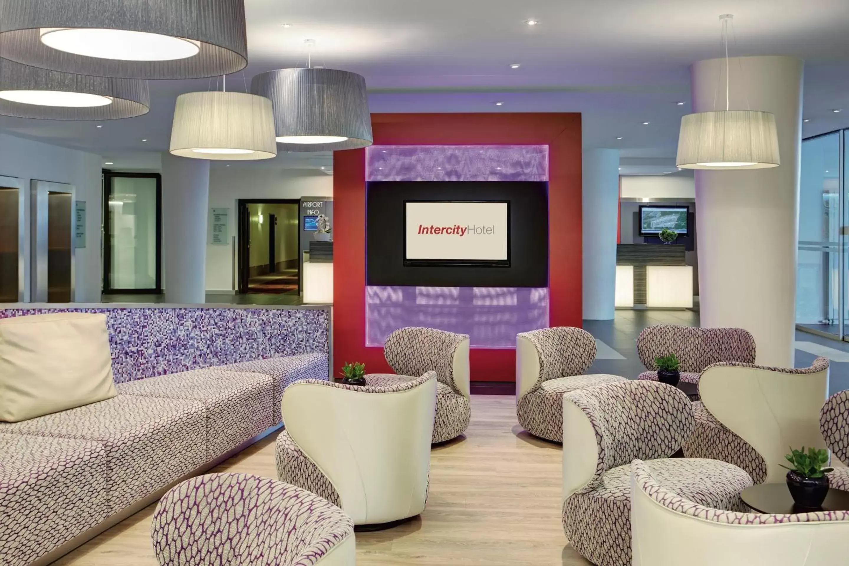 Lobby or reception, Seating Area in IntercityHotel Frankfurt Airport