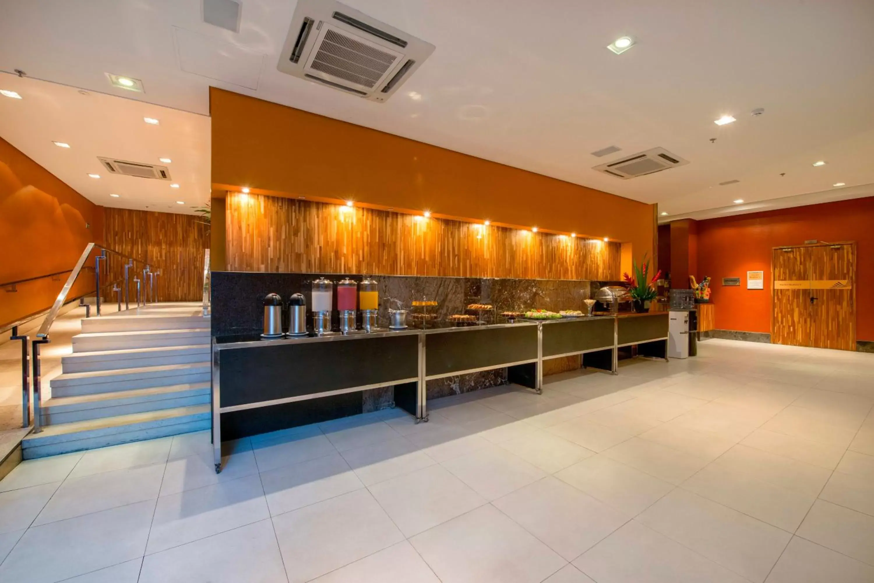 Business facilities in Mareiro Hotel