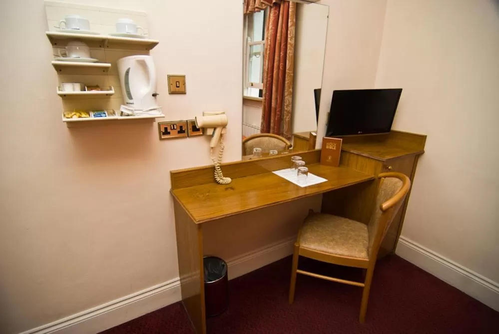 TV and multimedia in Alexandra Hotel