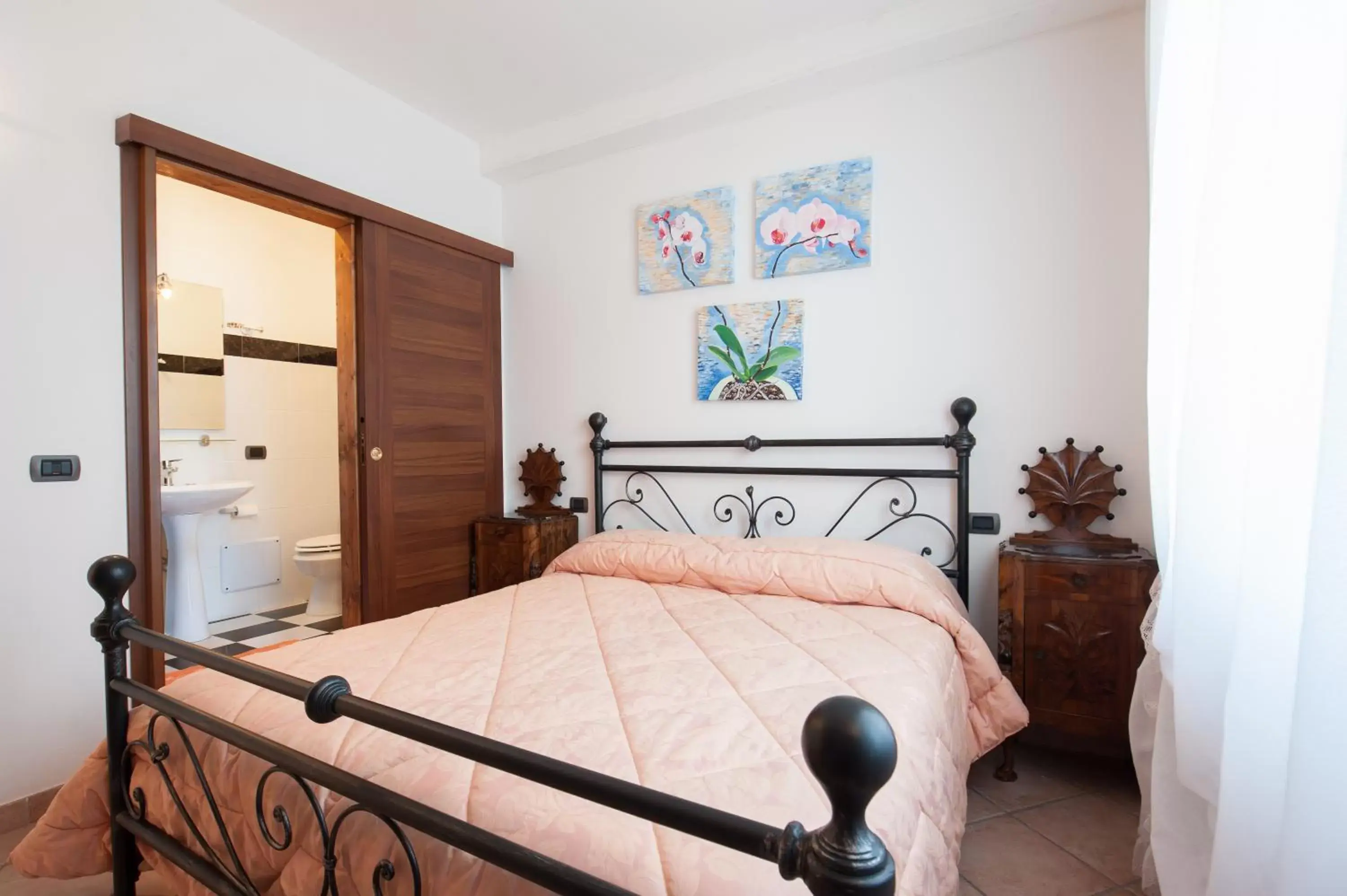 Double Room with Private Bathroom in B&B Villa Gloriana