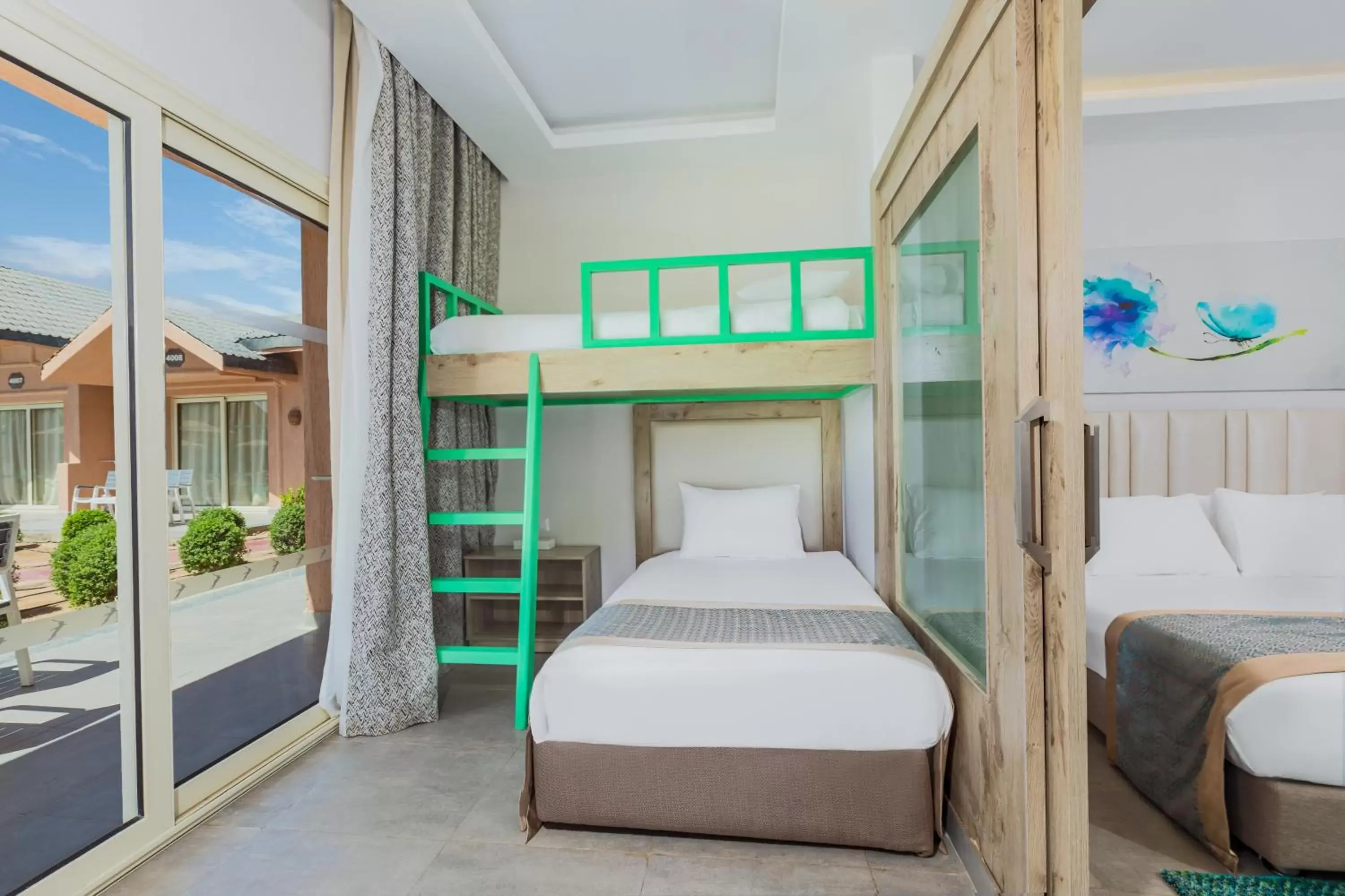 Bedroom, Bunk Bed in Pickalbatros Jungle Aqua Park - Neverland Hurghada