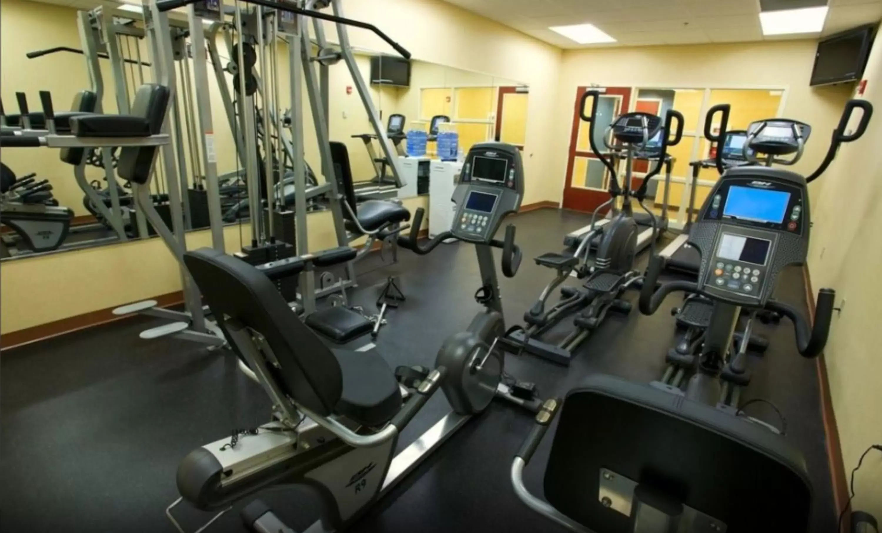 Fitness centre/facilities, Fitness Center/Facilities in Clarion Inn Near Island Drive