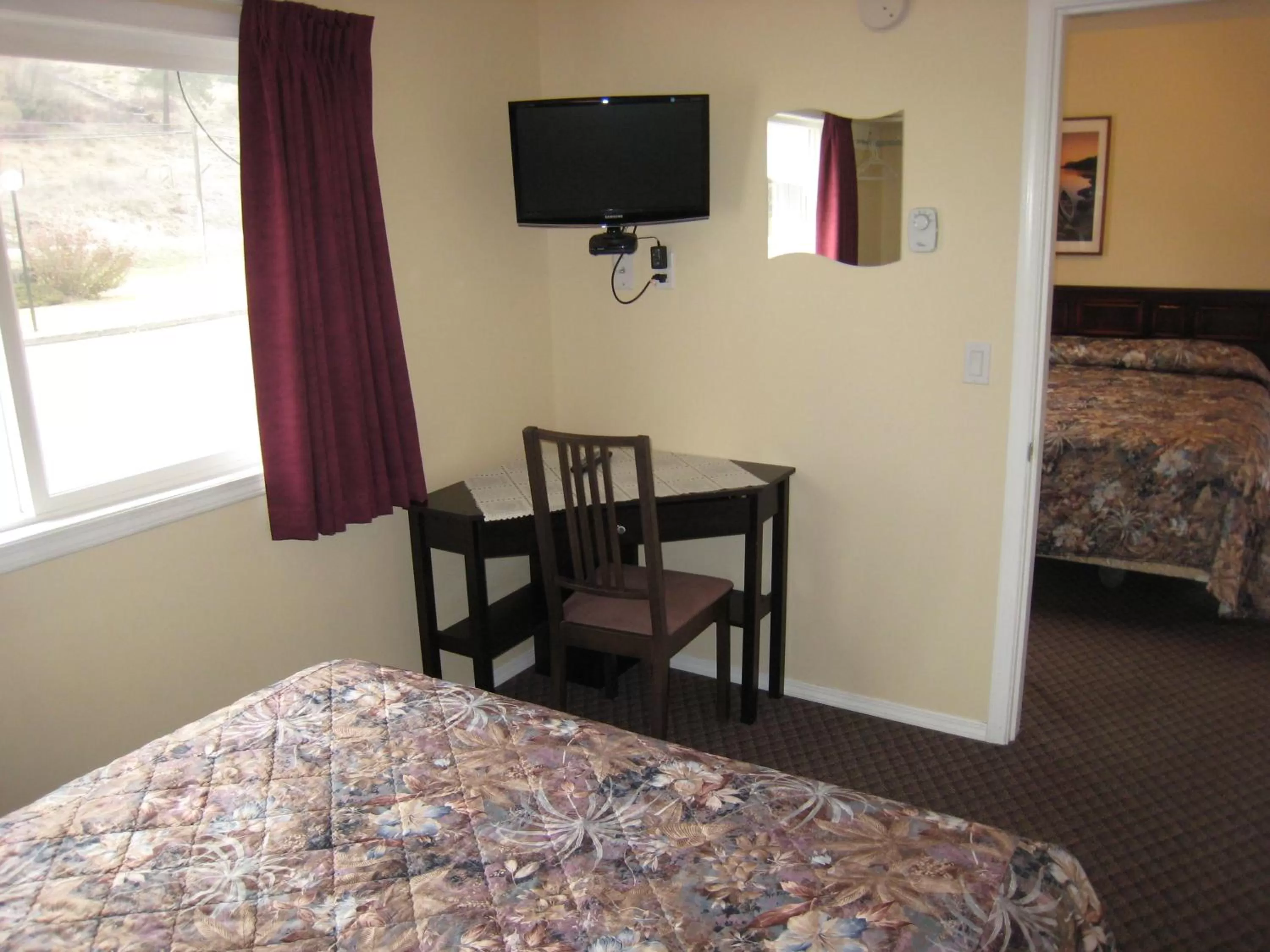 Day, TV/Entertainment Center in Johnny's Motel