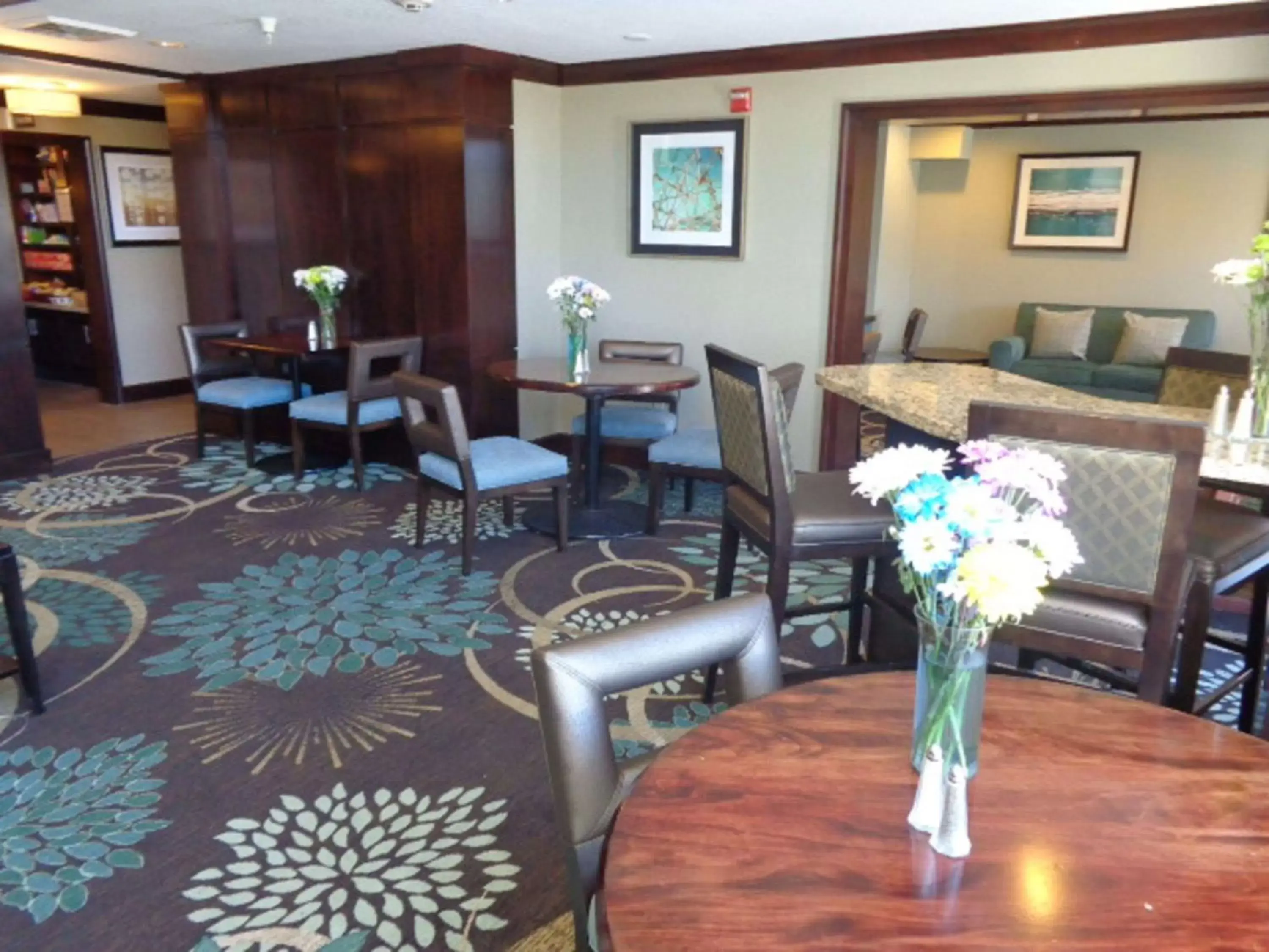 Lobby or reception, Restaurant/Places to Eat in Sonesta ES Suites Denver South - Park Meadows