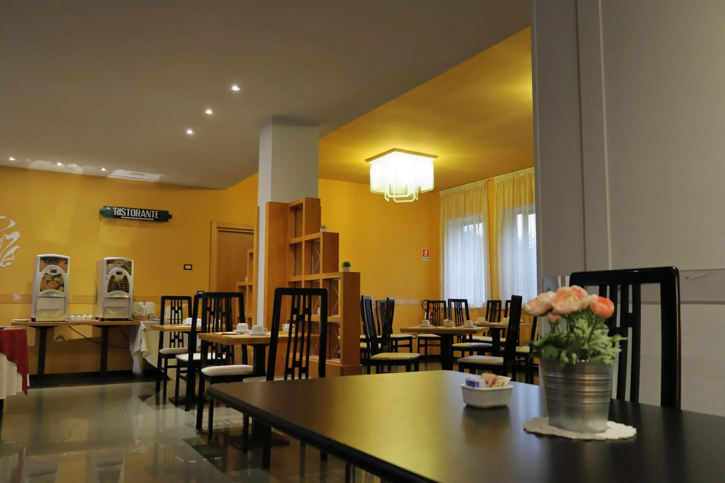 Restaurant/Places to Eat in Hotel Romanisio