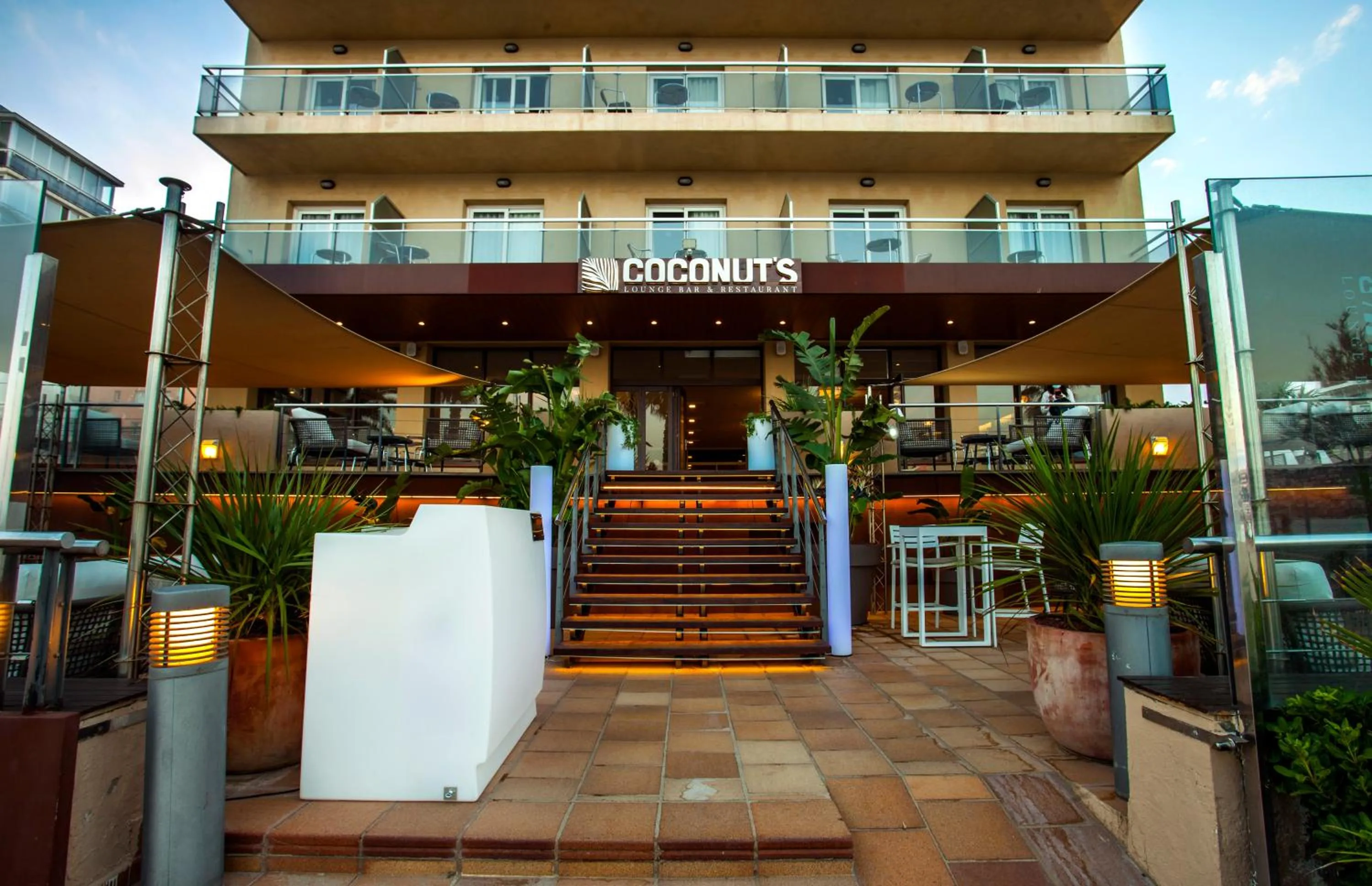 Property building in Hotel Monterrey Roses by Pierre & Vacances