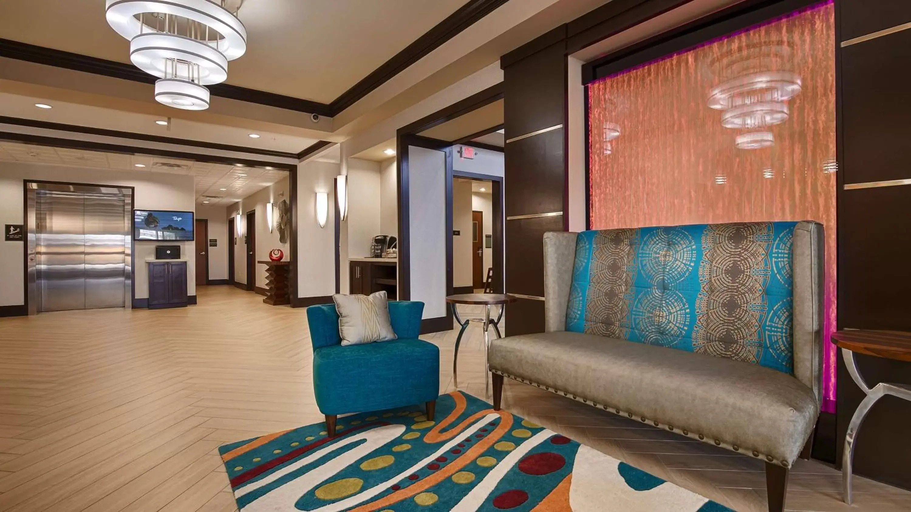 Lobby or reception, Seating Area in Best Western Premier Ashton Suites - Willowbrook