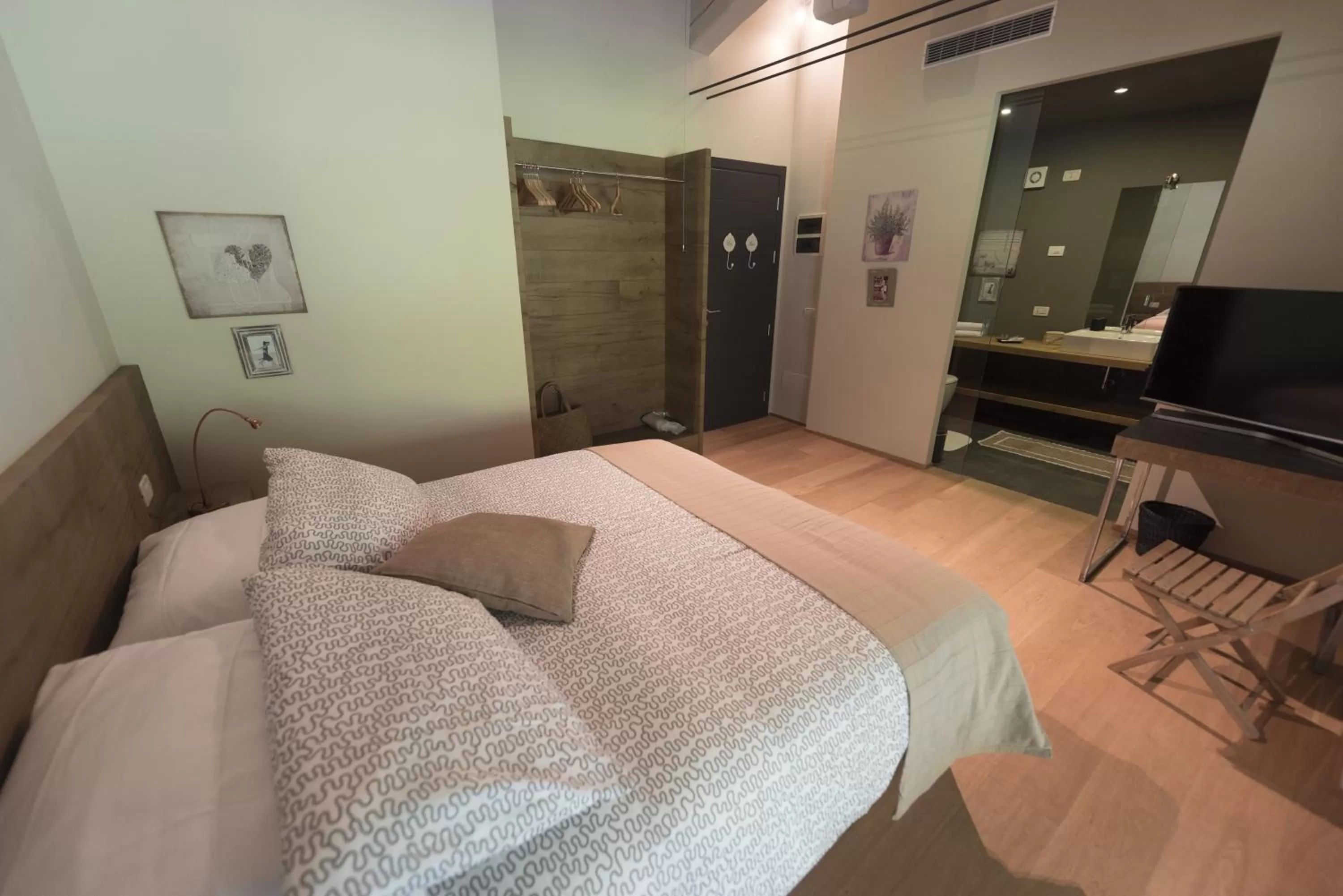 Photo of the whole room, Bed in Agriturismo Locanda Del Pesco