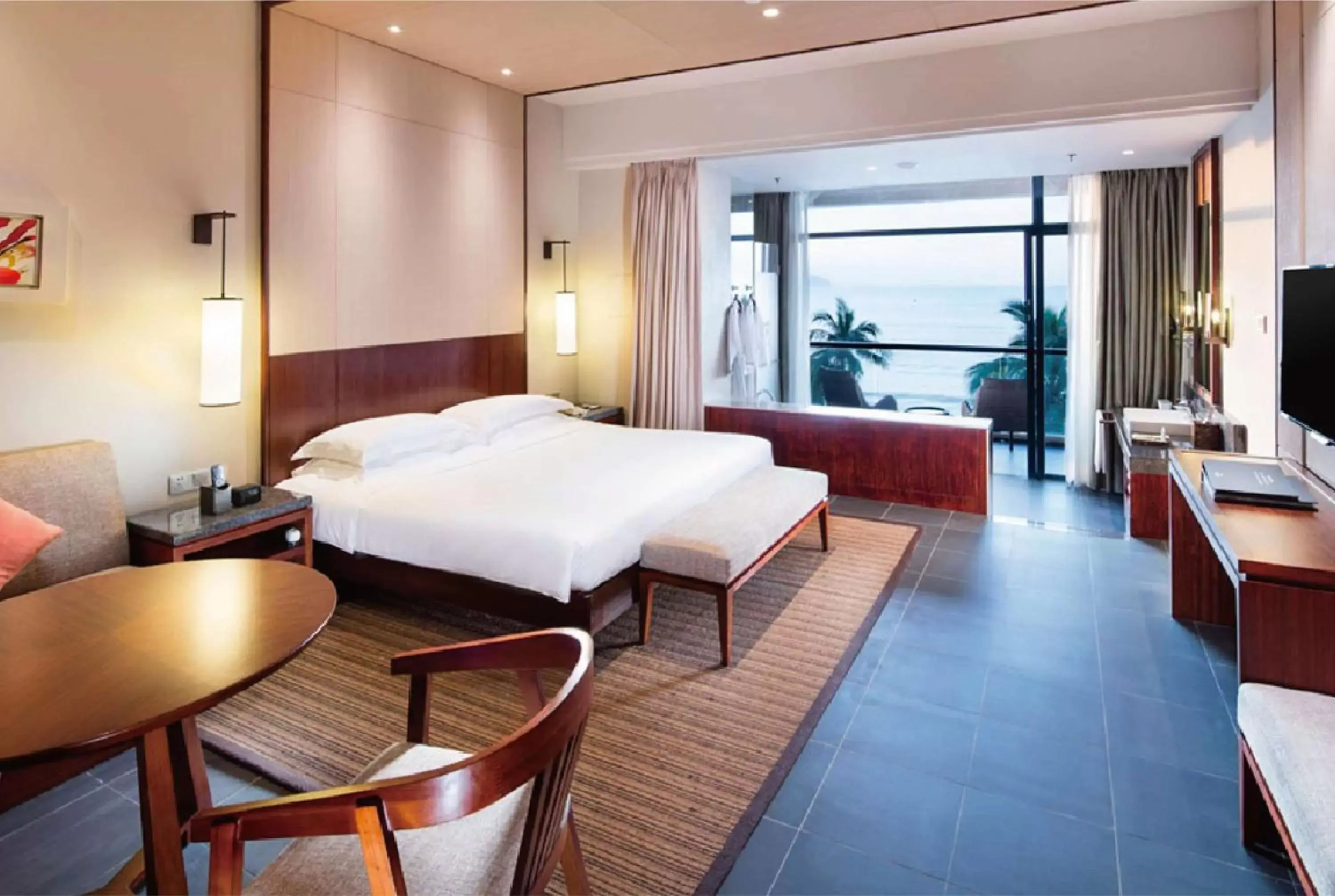 Bed in Hilton Sanya Yalong Bay Resort & Spa