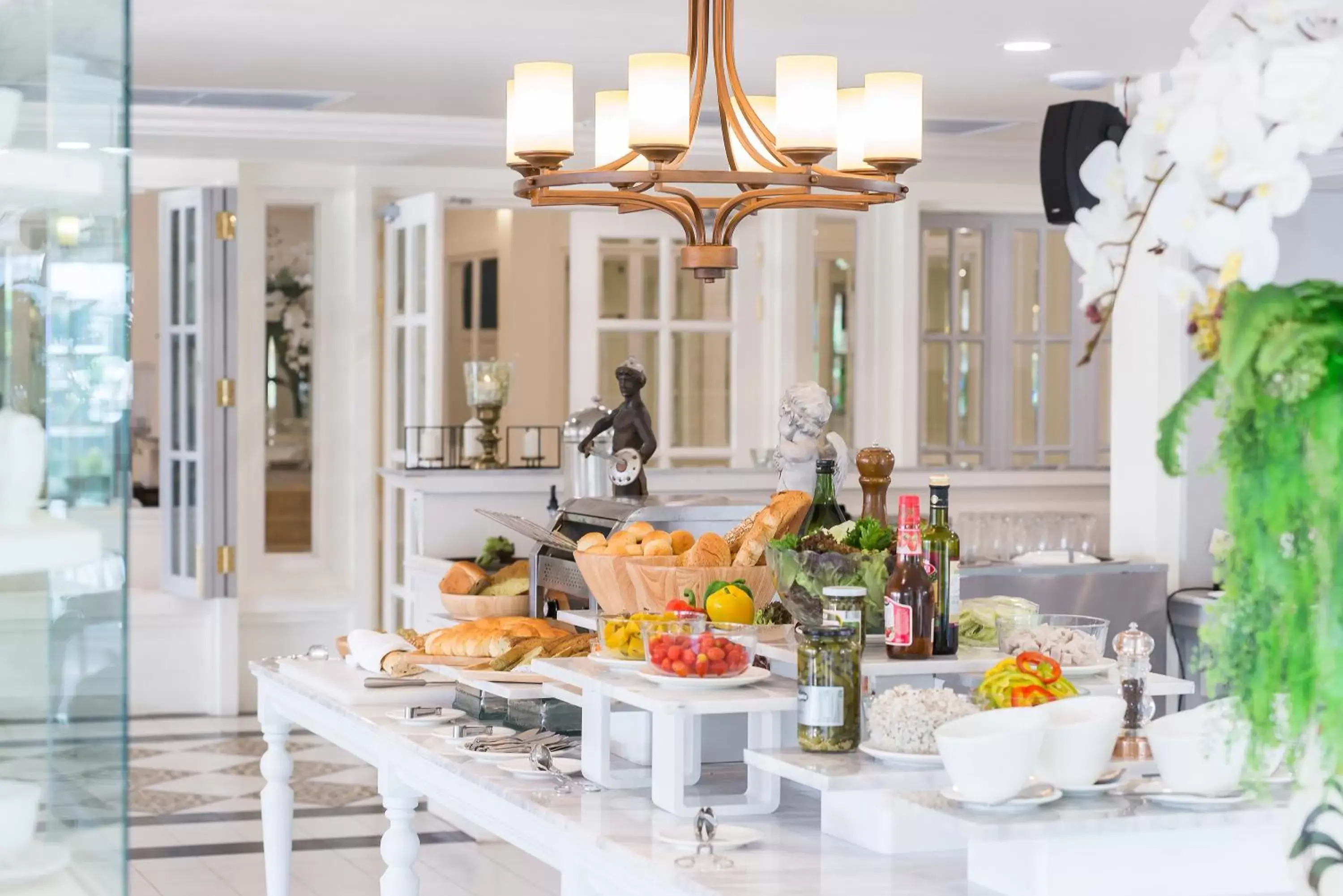 Buffet breakfast in Kalanan Riverside Resort Buffet breakfast in Kalanan Riverside Resort