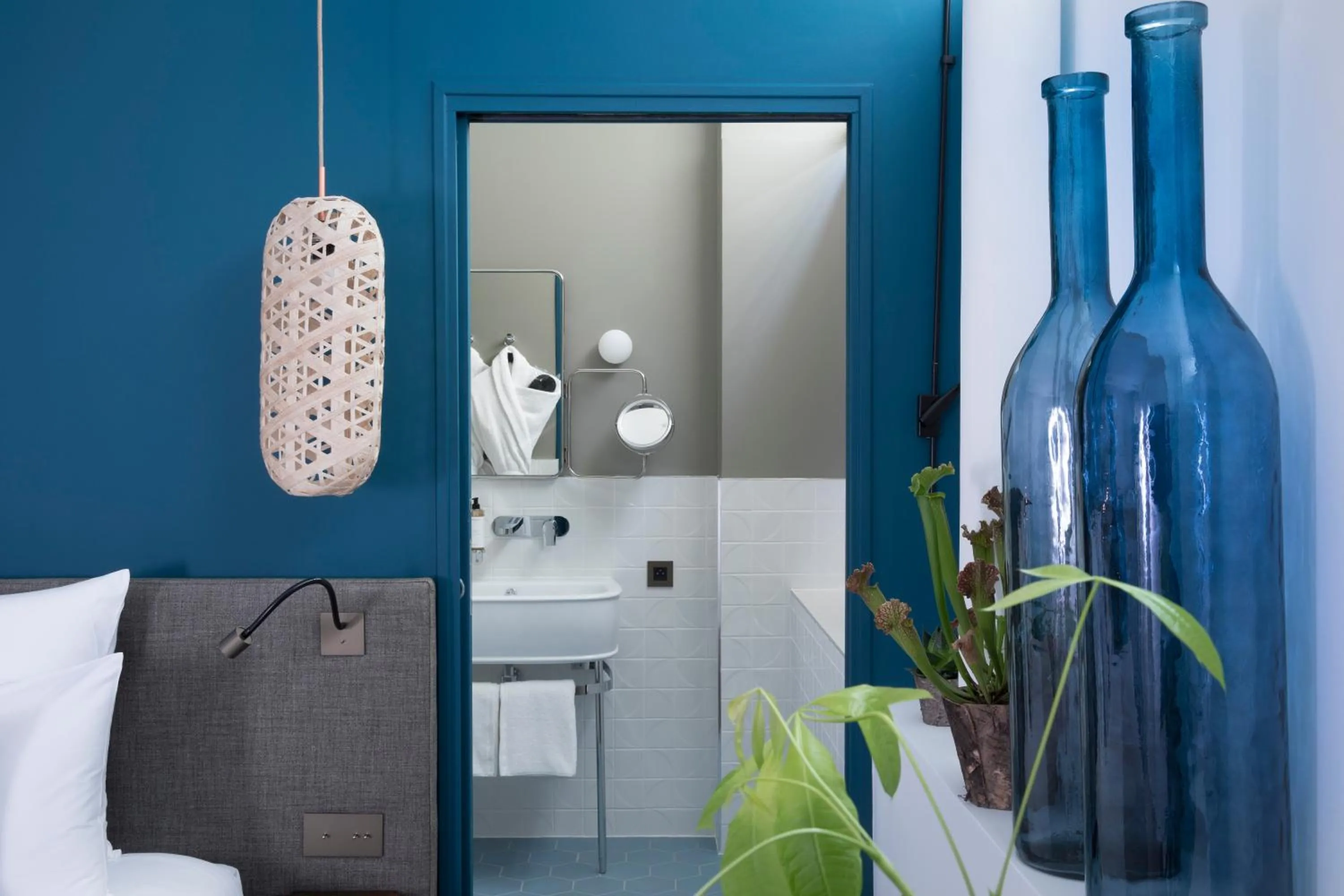 Bathroom in Hôtel Les Deux Girafes