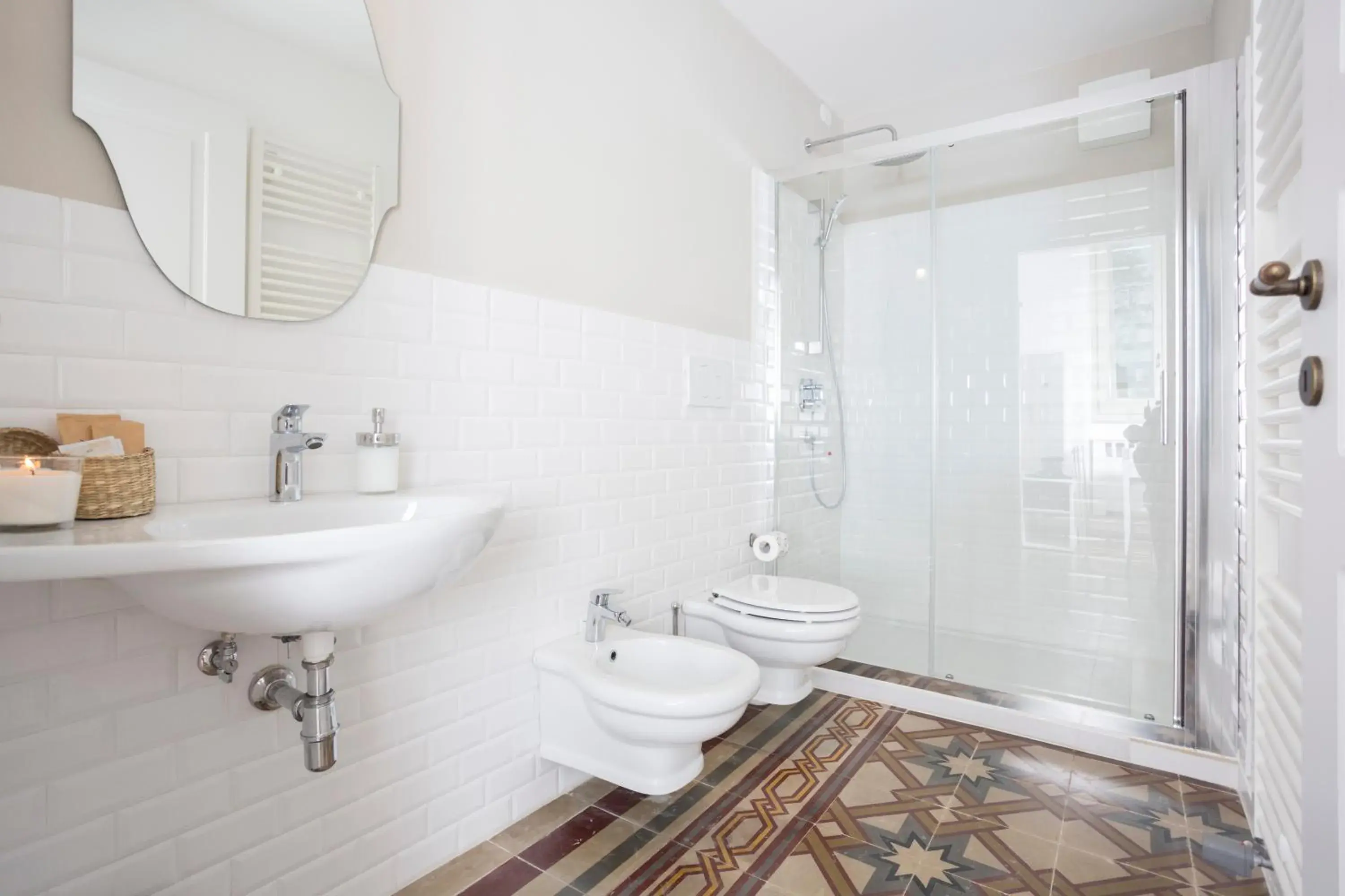 Shower, Bathroom in Relais San Martino - Albergo della Felicità by Ria Hotels