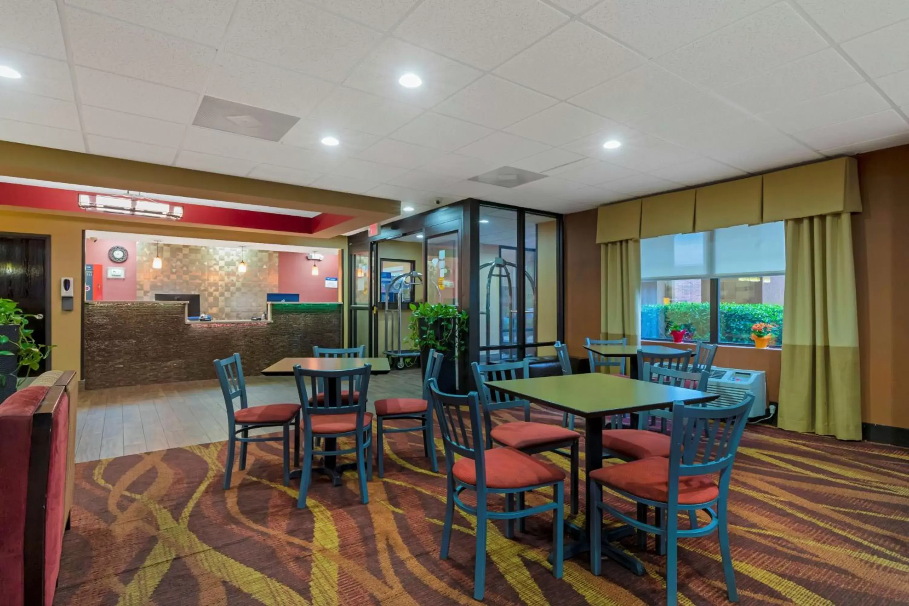 Breakfast, Restaurant/Places to Eat in Best Western Seneca-Clemson