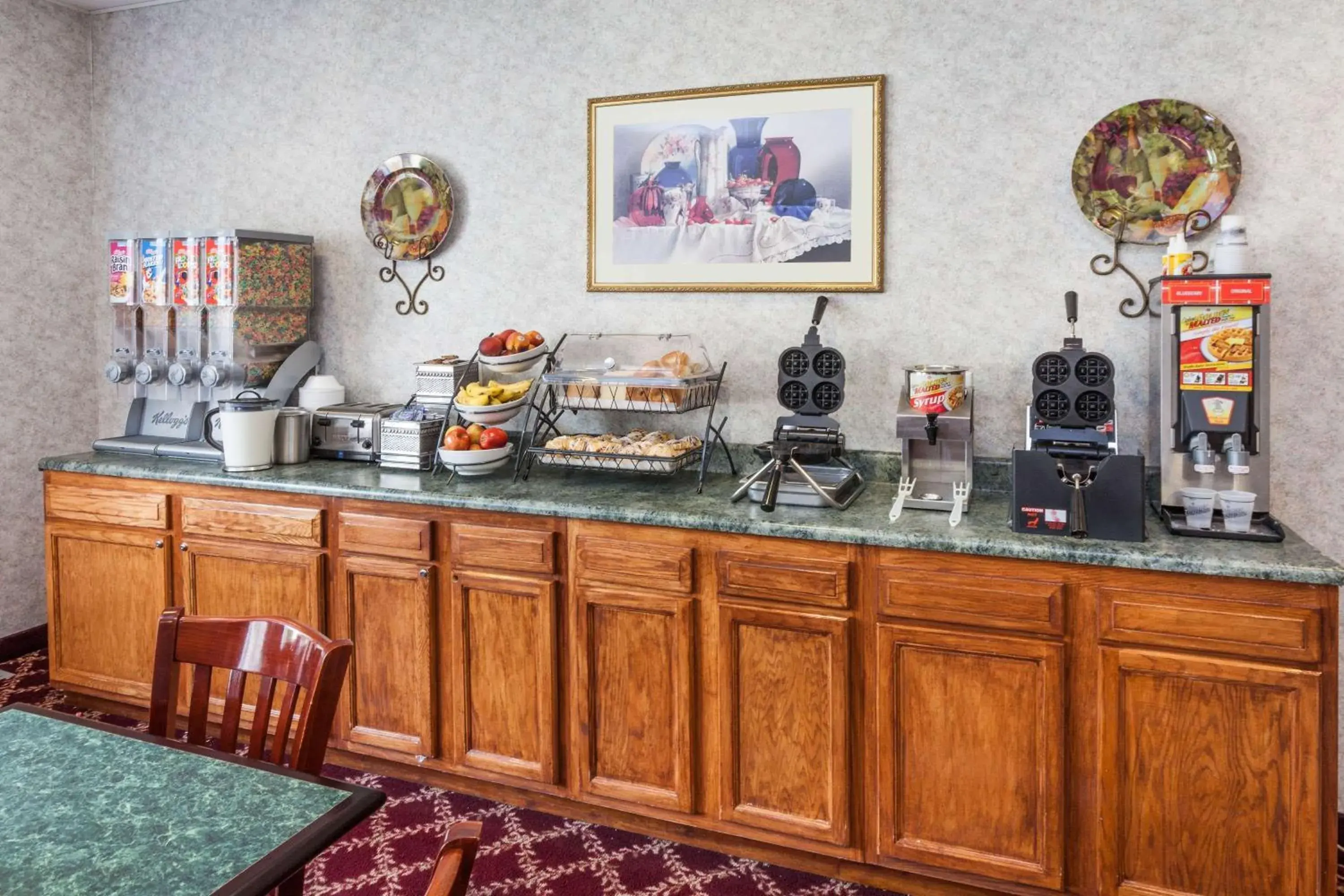Restaurant/places to eat in Baymont by Wyndham New Buffalo Restaurant/places to eat in Baymont by Wyndham New Buffalo