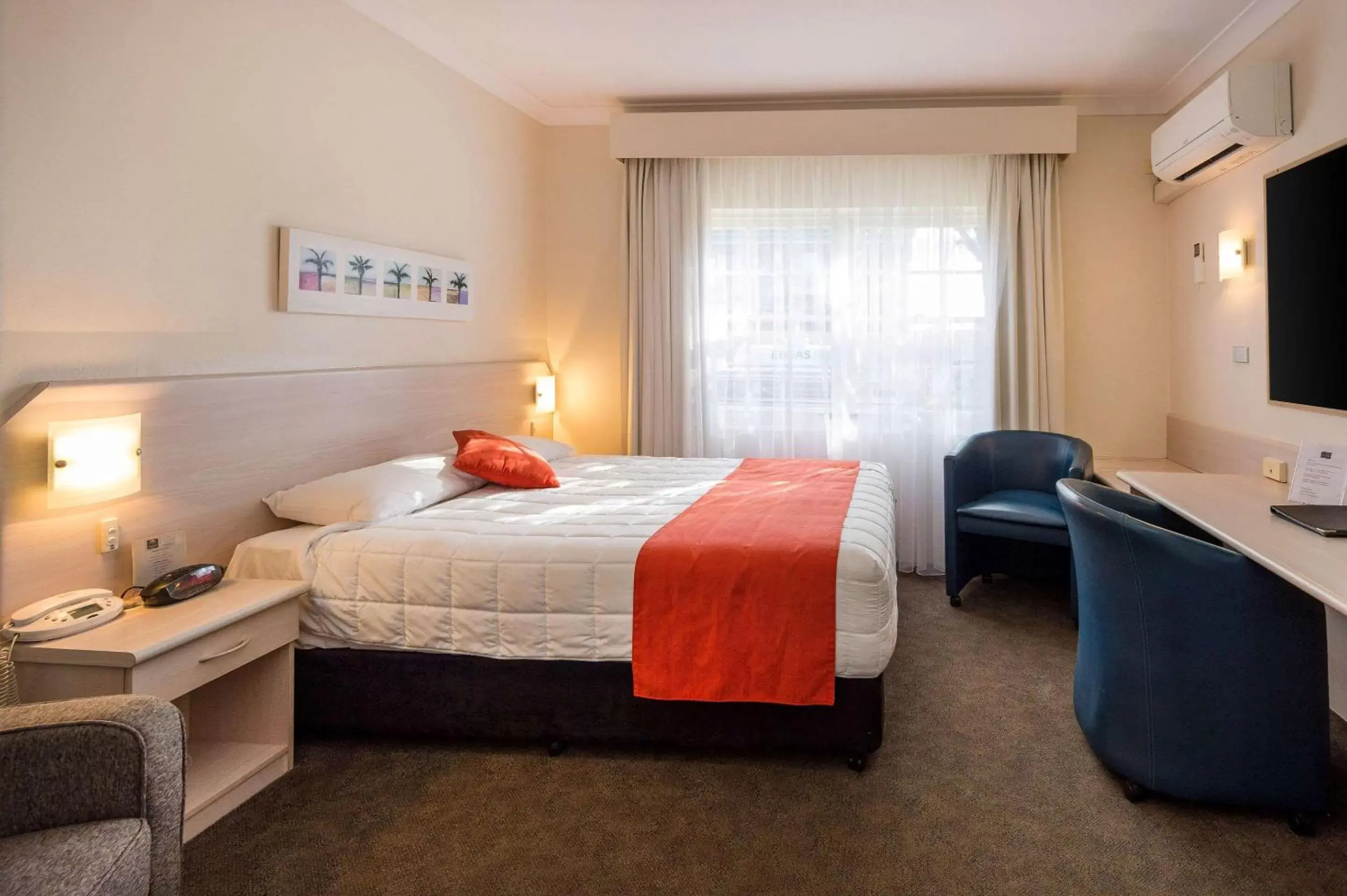 Bedroom, Bed in Comfort Inn All Seasons